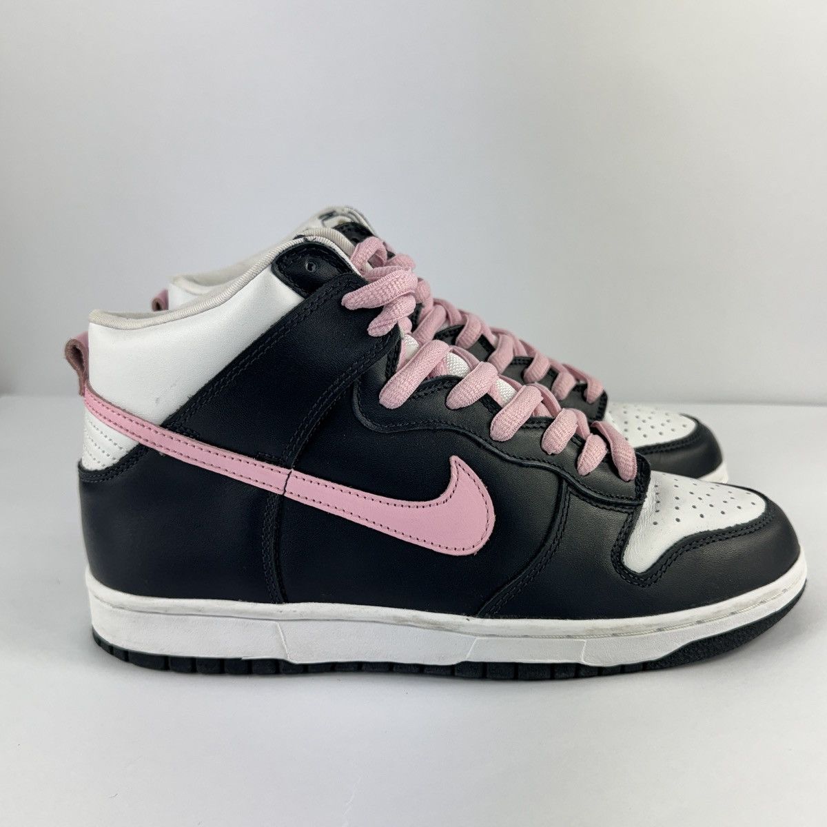 Nike 2005 NIKE SB DUNK HIGH OBSIDIAN SHY PINK VINTAGE Size US 9 / EU 42 - 1 Thumbnail