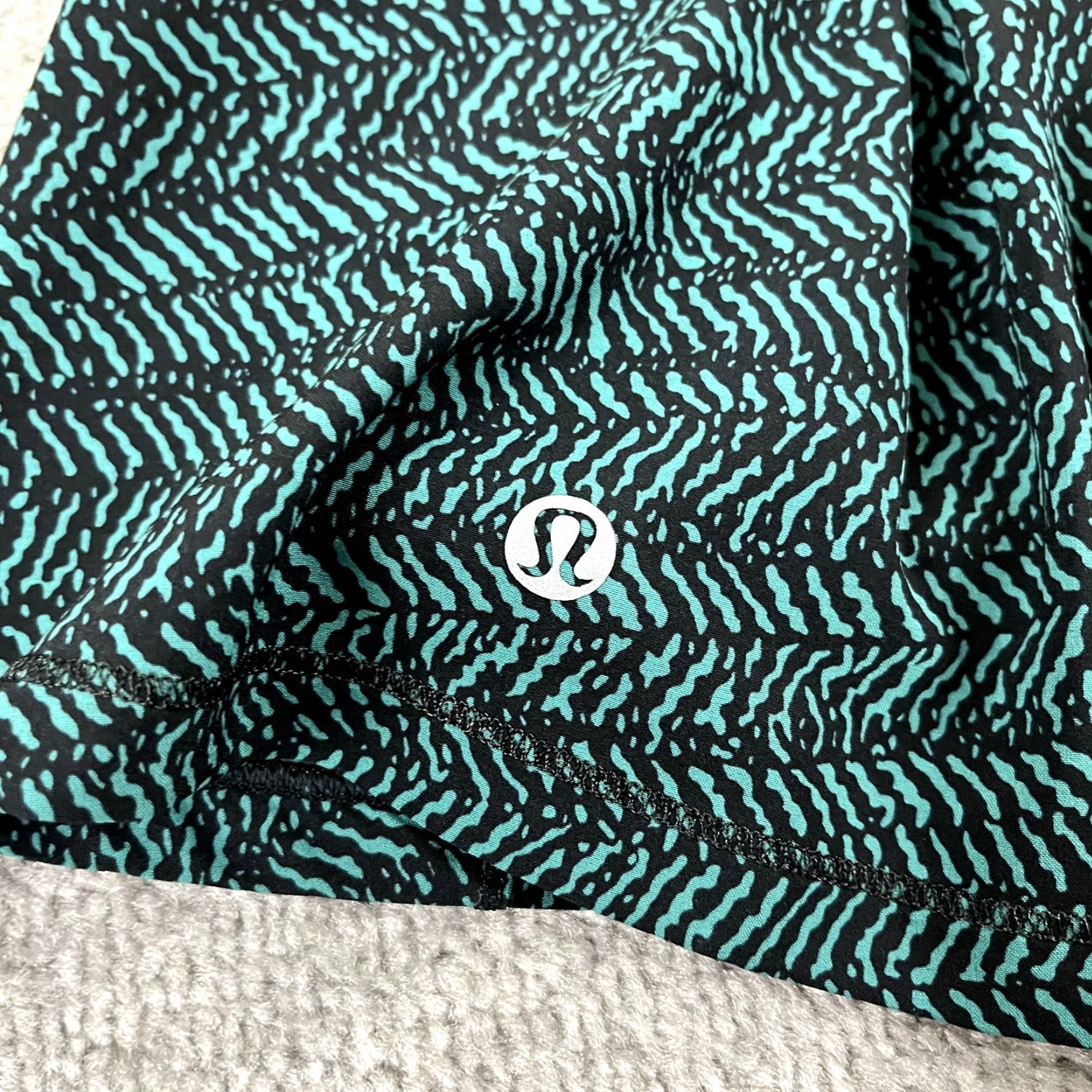 Lululemon LULULEMON Skort Women 4 Circuit Breaker Green Black Mini Tennis Golf Skort Size ONE SIZE - 2 Thumbnail
