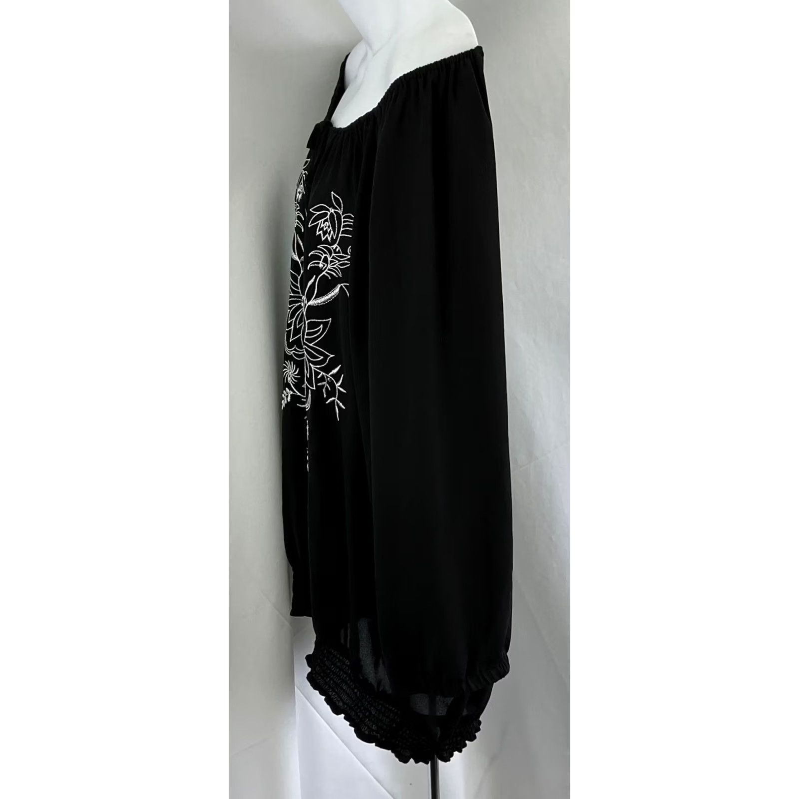 Vintage Lane Bryant Top 22/24 Blk Floral Beaded Embroidery Ruffles Smocked Off Shoulder Size 3XL / US 20-22 - 2 Thumbnail