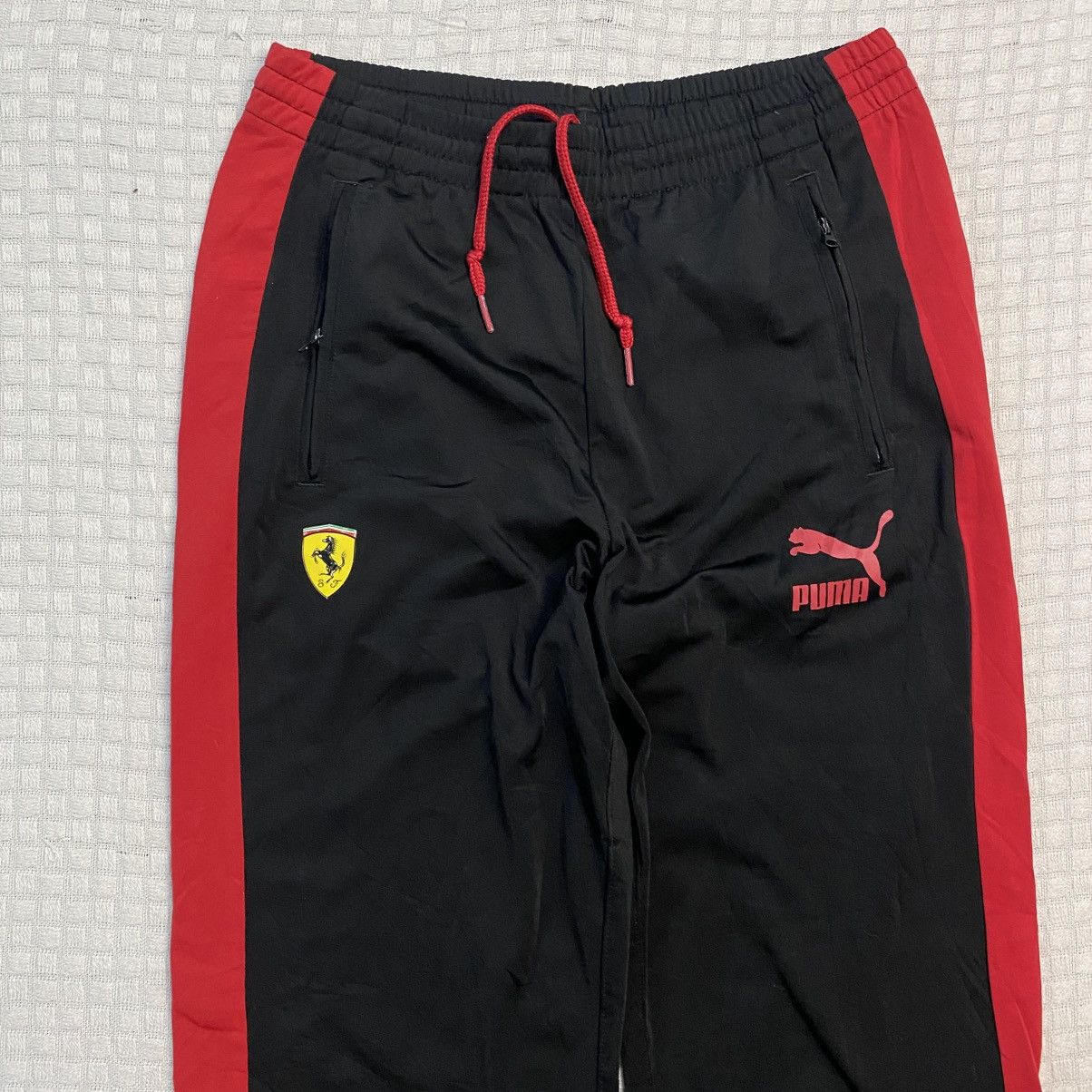 Ferrari × Puma 💥 VINTAGE PUMA X FERRARI 90S TRACK PANTS Y2K Size US 26 / EU 42 - 2 Thumbnail