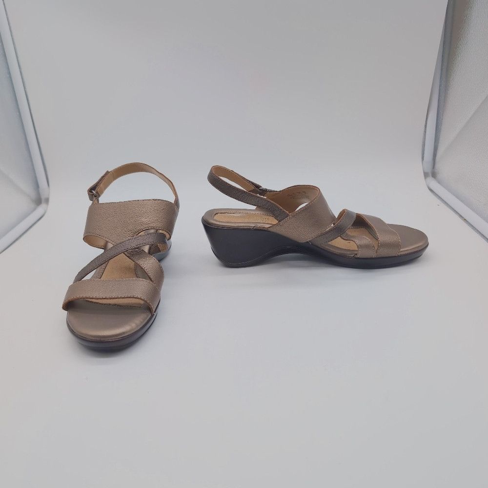 Naturalizer Naturalizer "Tender" sz 7.5 Gold Leather Women's Sandals Size US 7.5 / IT 37.5 - 2 Thumbnail