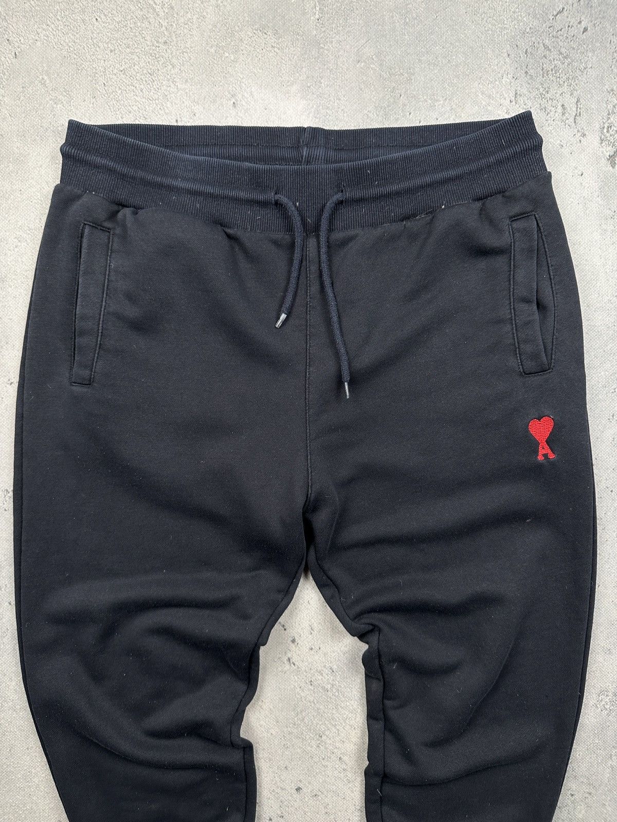 AMI AMI Alexandre Mattiussi Paris Heart Logo Sweatpants Designer Size US 34 / EU 50 - 3 Thumbnail