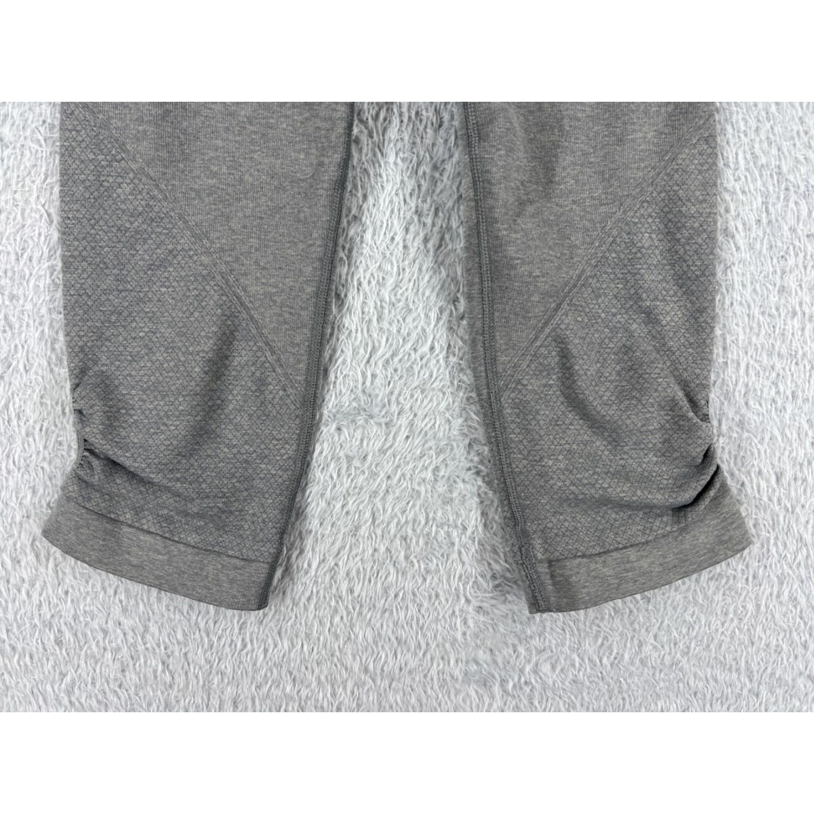 Lululemon Lululemon Pants Womens 4 Gray In The Flow Crop Ruched Yoga Gym Workout Pants Cropped Slim Inseam 16 Pockets Activewear Women's Size 27" / US 4 / IT 40 - 2 Thumbnail