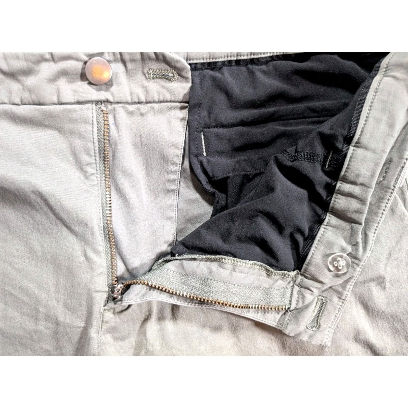 Lululemon Lululemon Mens Commission Classic-Fit Short 8" Warpstreme Size 34 Sage Green Warpstreme White in Sage Green 34 Mens Classic-Fit Short 34 Green Size US 34 / EU 50 - 3 Thumbnail
