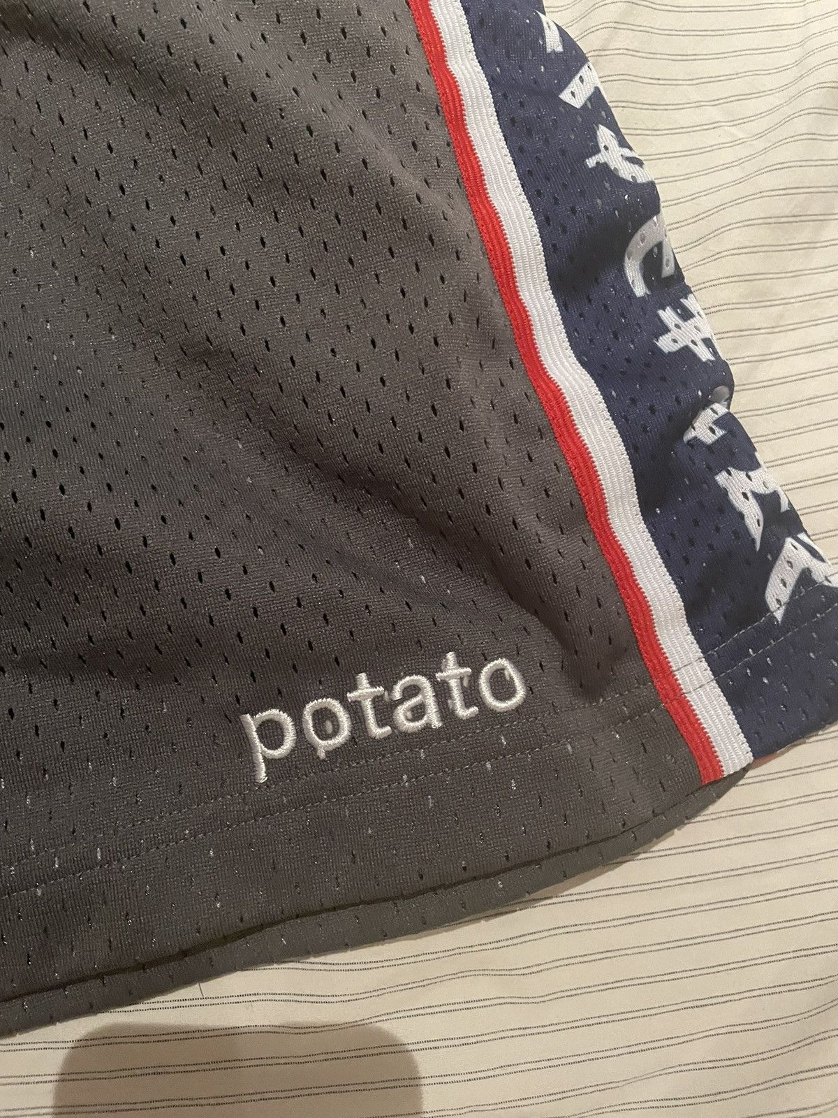 Imran Potato Imran Potato Currency Basketball shorts Nets Size US 30 / EU 46 - 2 Thumbnail