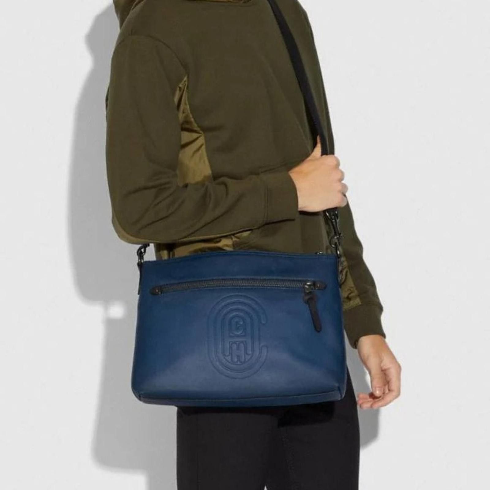 Coach NWT coach Rivington Messenger With Coach Patch Size ONE SIZE - 4 Thumbnail