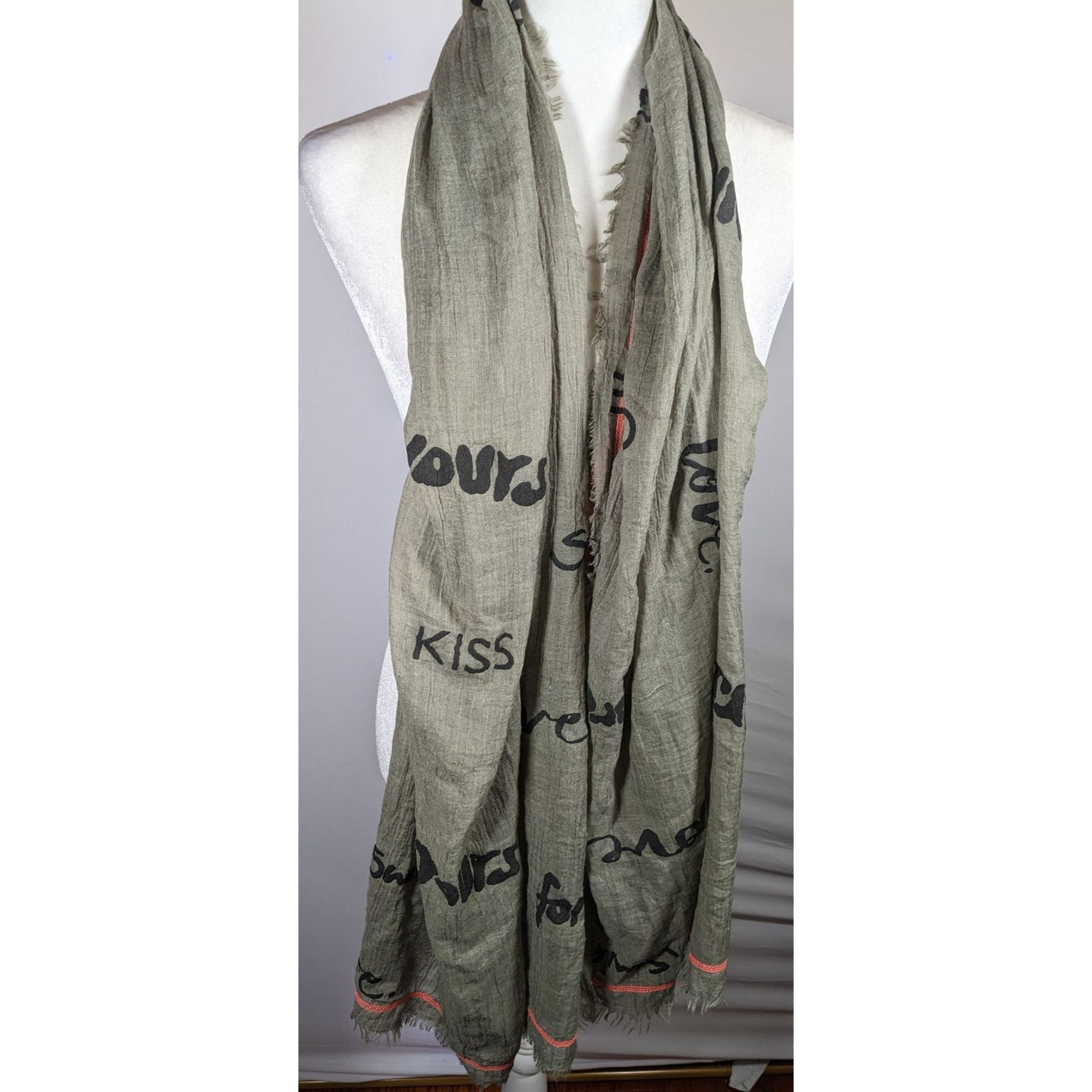 Other Codello Grey Love Print Scarf With Pink Contrast Stitching Size ONE SIZE - 6 Thumbnail