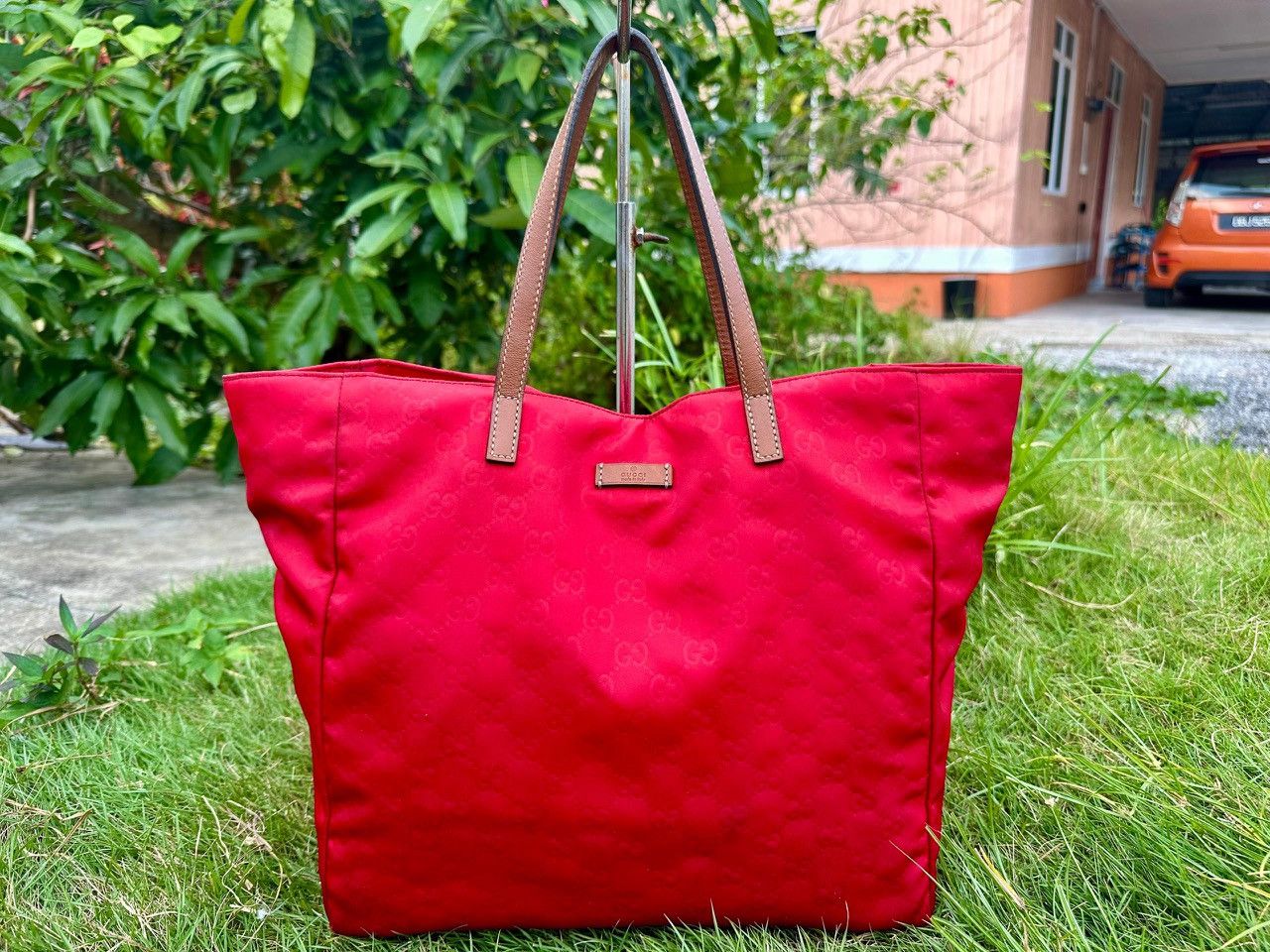 Gucci Authentic Gucci Guccisima Nylon Medium Tote Bag Size ONE SIZE - 1 Thumbnail