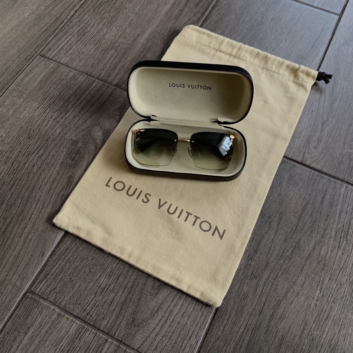 Louis Vuitton Louis Vuitton LV Monogram Gradient Z0589U Womens Sunglasses Size ONE SIZE - 5 Thumbnail