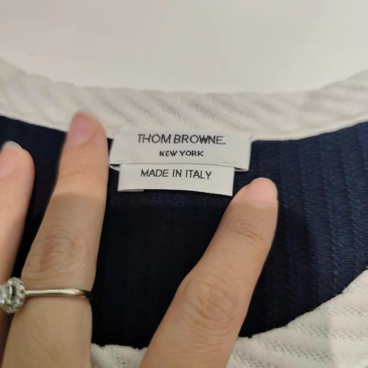 Thom Browne Thom Browne short sleeve 0 like new Size XS / US 0-2 / IT 36-38 - 3 Thumbnail