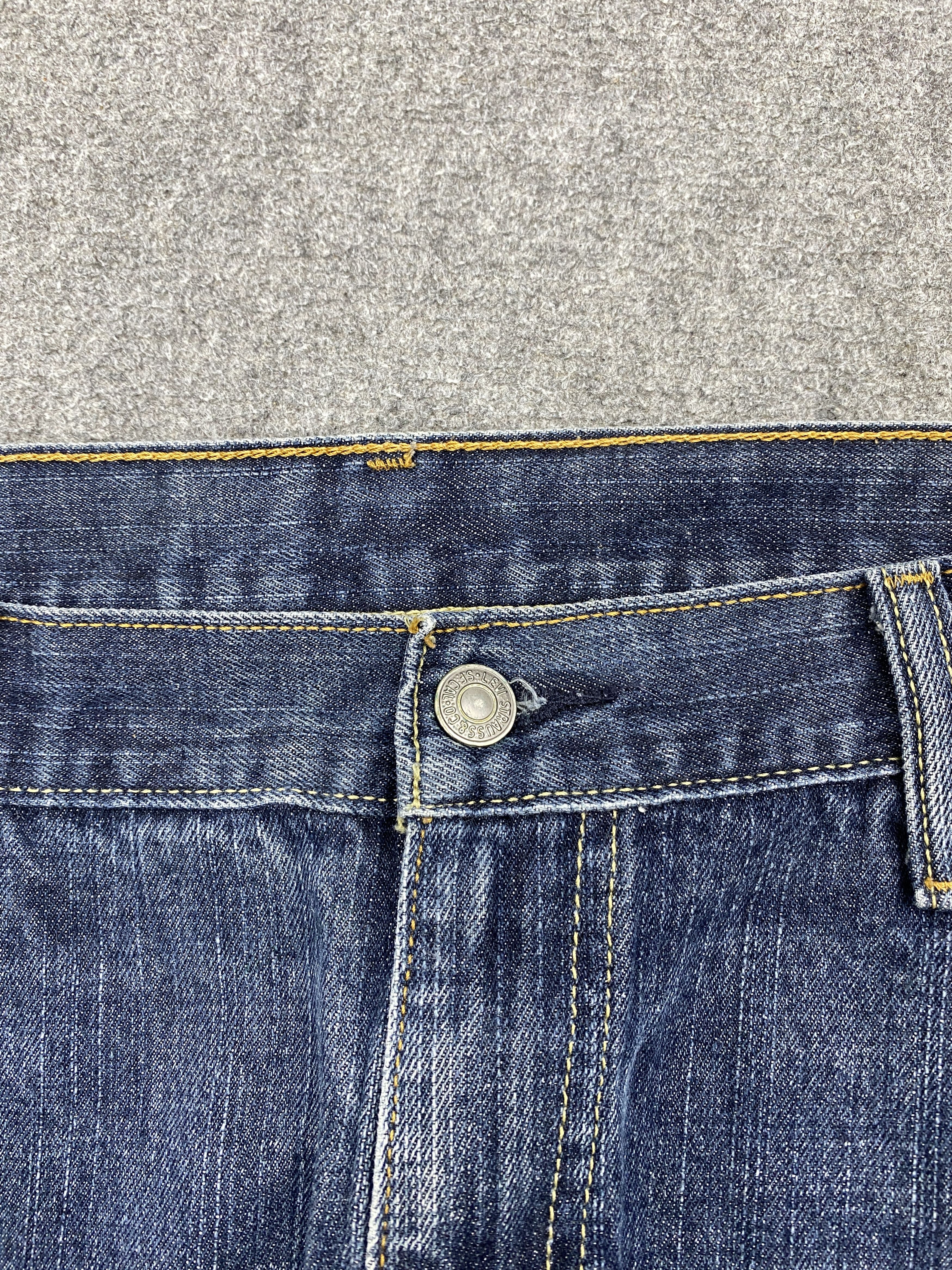Levi's × Vintage Distressed Vintage Levi's 505 Blue Denim Jeans Size US 40 / EU 56 - 9 Thumbnail