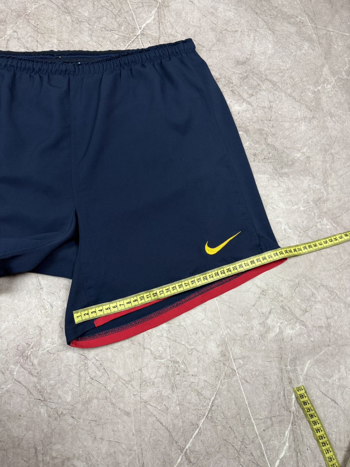 Nike Vintage Nike Arsenal Shorts 90s Football Streetwear Swoosh Size US 36 / EU 52 - 9 Thumbnail