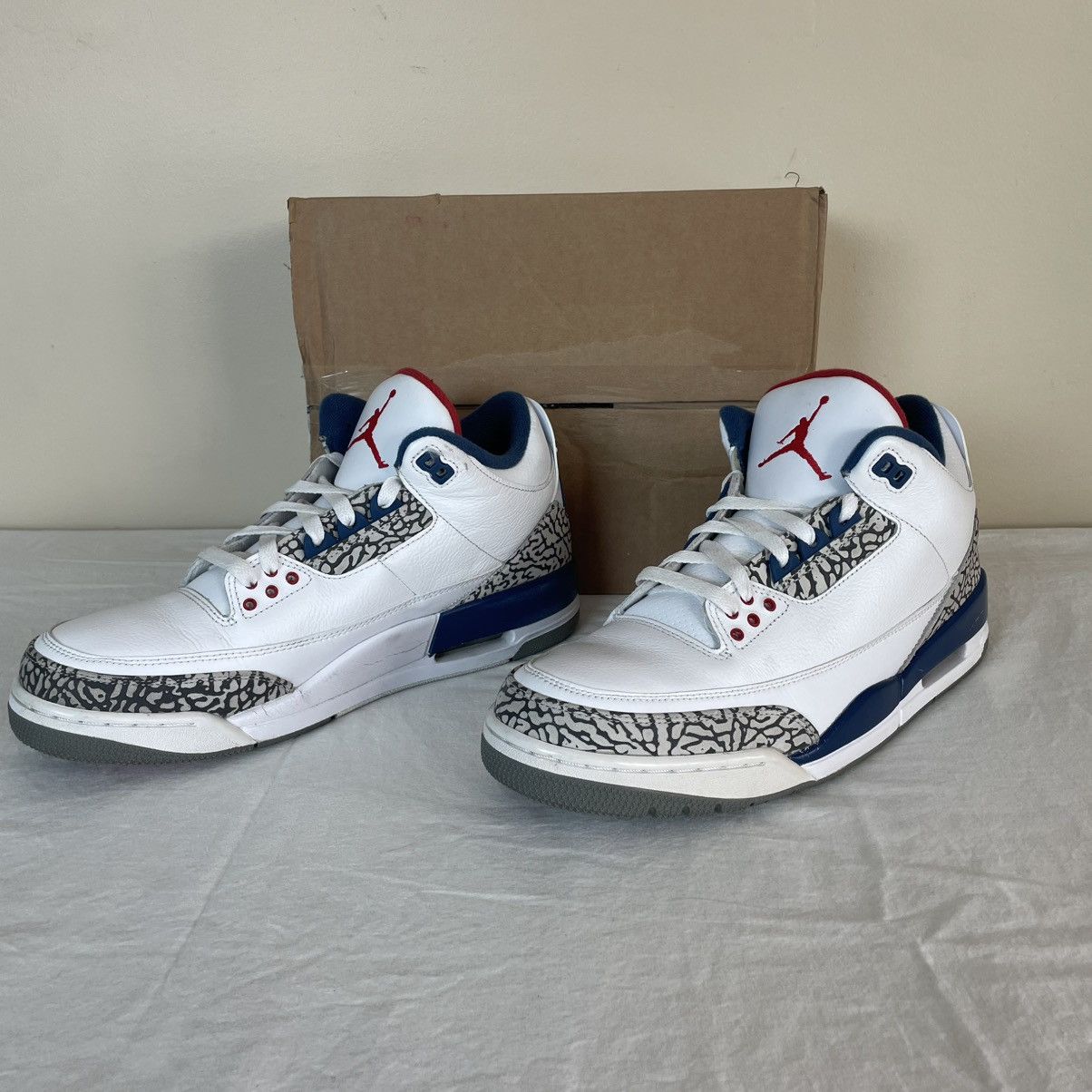 Jordan Brand × Nike Nike Air Jordan 3 Retro OG True Blue Mens US 11 854262-106 Size US 11 / EU 44 - 5 Thumbnail