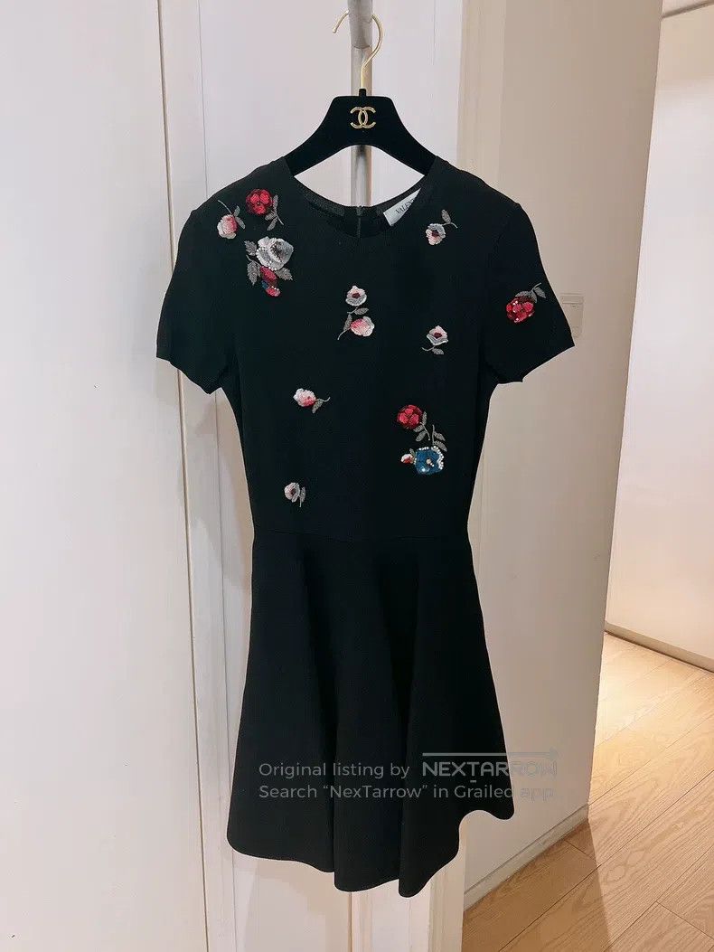 Valentino Valentino Three-dimensional floral knitted dress Size S / US 4 / IT 40 - 1 Thumbnail