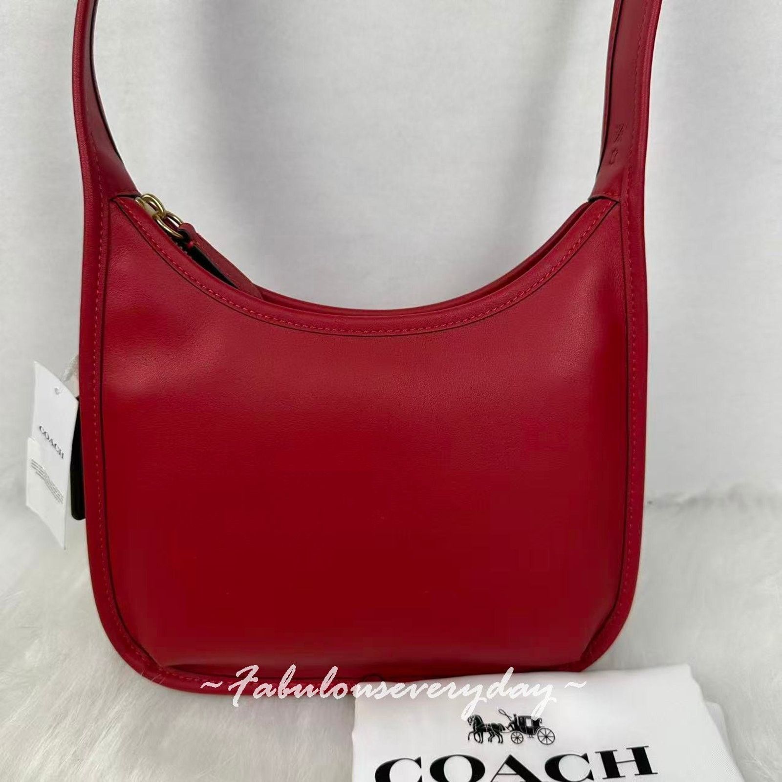 Coach Coach Curve Zip Bag Shoulder Bag In Leather/Gold/Ruby CAF11 Size ONE SIZE - 5 Thumbnail