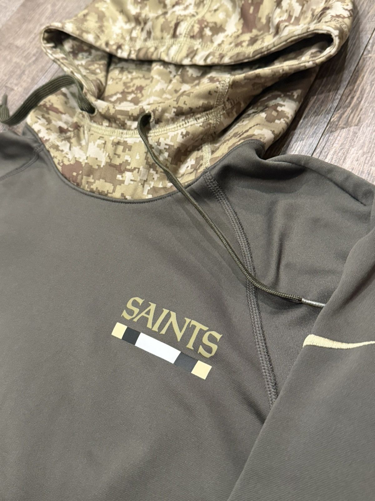 NFL Nike NFL Salute To Service New Orleans Saints Camo Hoodie Size US S / EU 44-46 / 1 - 2 Thumbnail