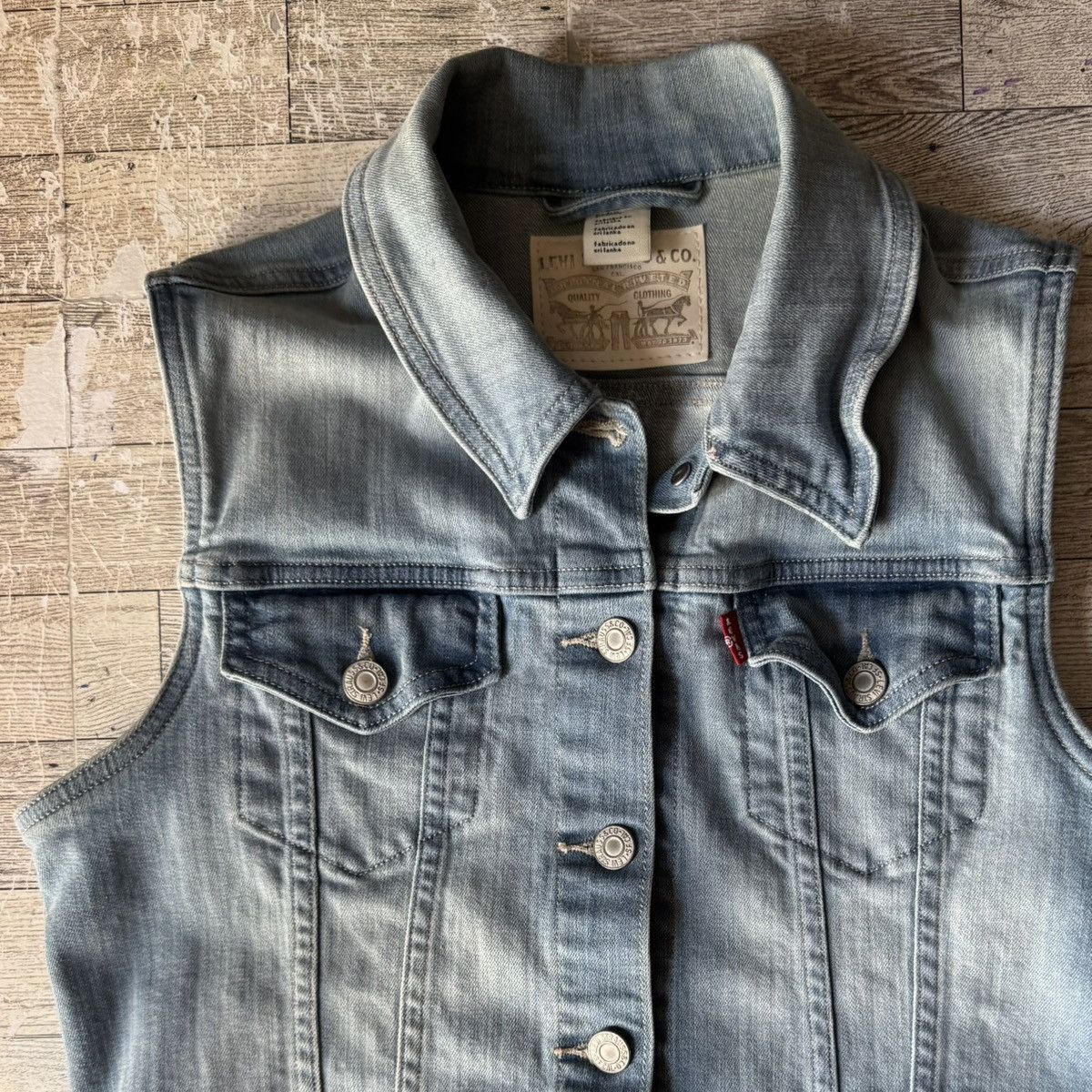 Levi's Retro, Levi’s Brand, Princess Kitty, Light-Wash Denim Vest Size S / US 4 / IT 40 - 4 Thumbnail