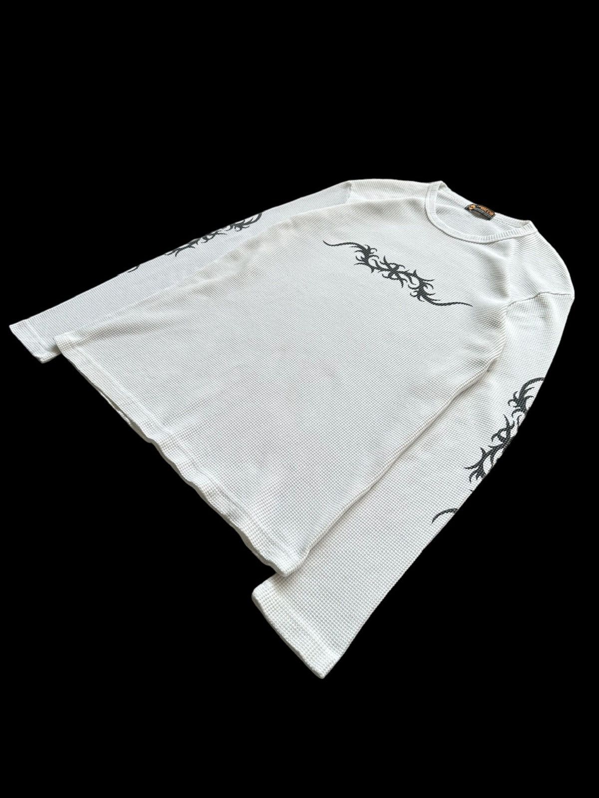 Beauty Beast Late 90's Dangerous Willie tribal thermal long sleeve Size US M / EU 48-50 / 2 - 4 Thumbnail