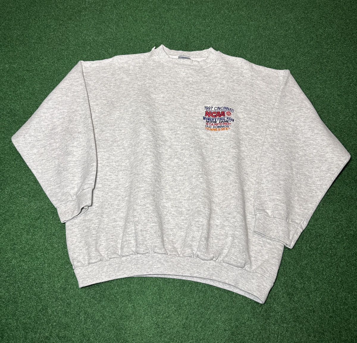 Logo 7 90s Womens Basketball NCAA March Madness Sweatshirt Size XL / US 12-14 / IT 48-50 - 1 Thumbnail