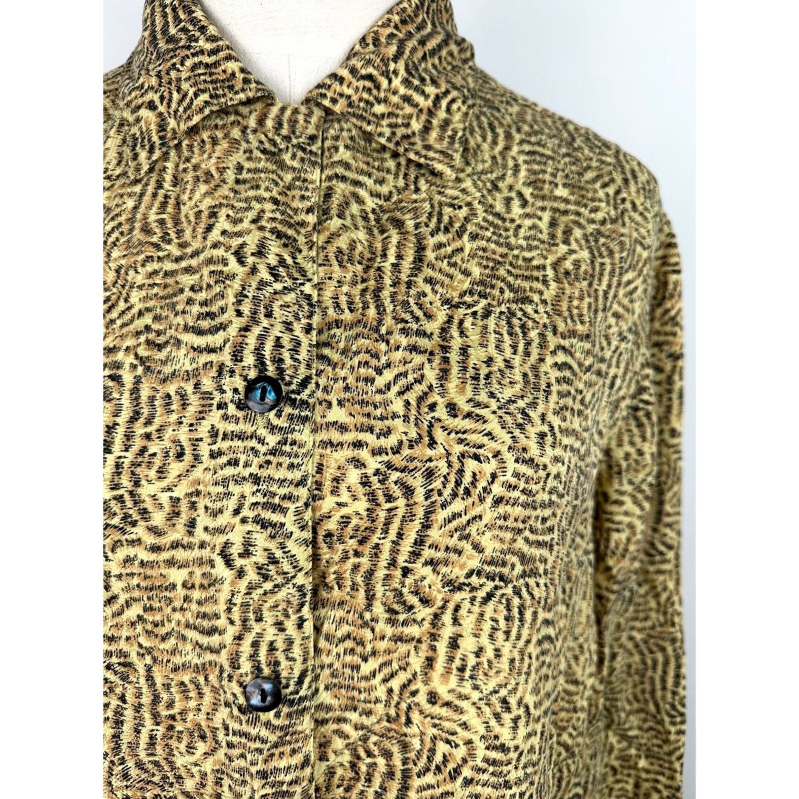 Vintage VINTAGE Galinda Silk Shirt Women's Medium 90s Boxy Button-Up Leopard Print Size M / US 6-8 / IT 42-44 - 3 Thumbnail