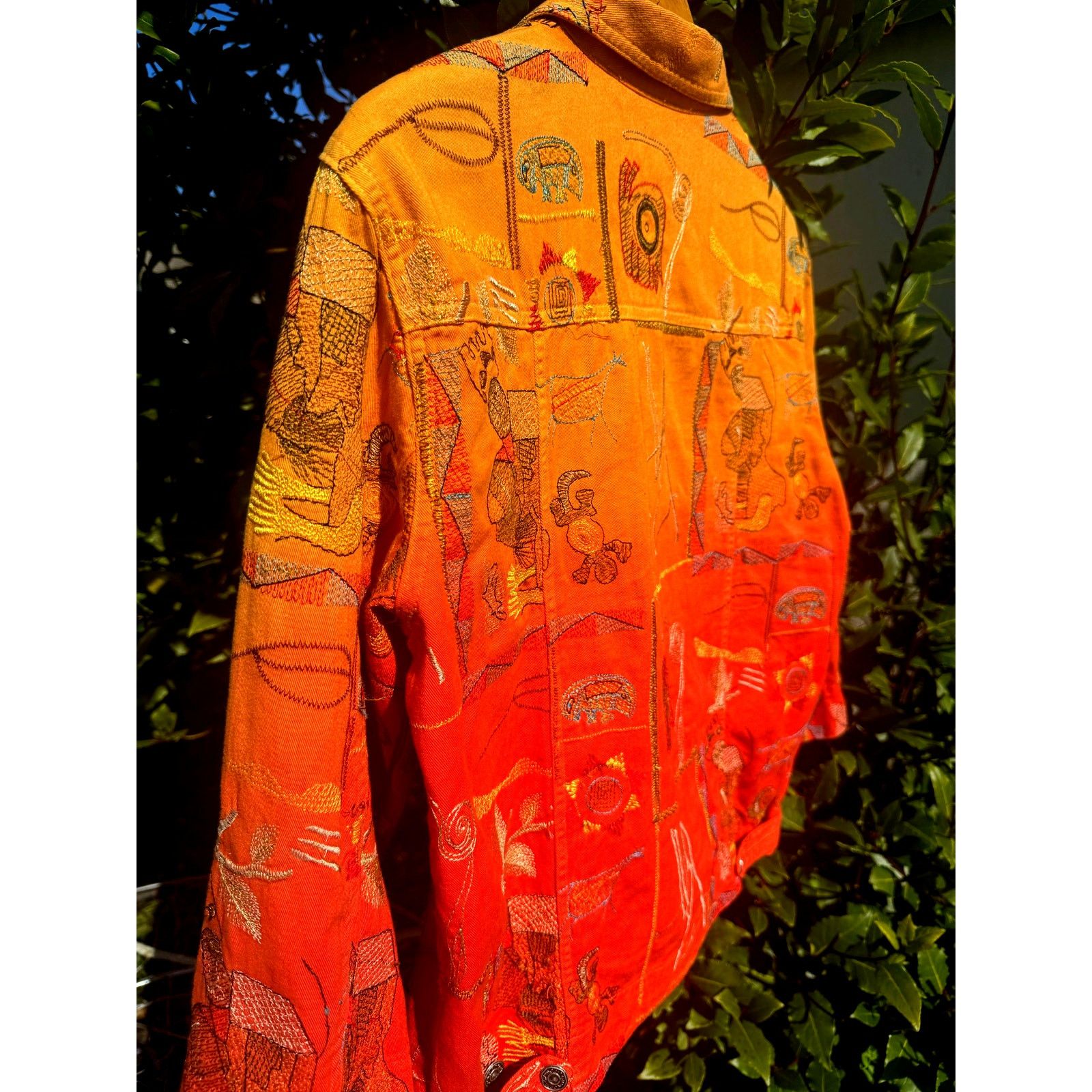Vintage Vtg. '00s Folk Art Embroidered Orange Button-Up Size M / US 6-8 / IT 42-44 - 3 Thumbnail