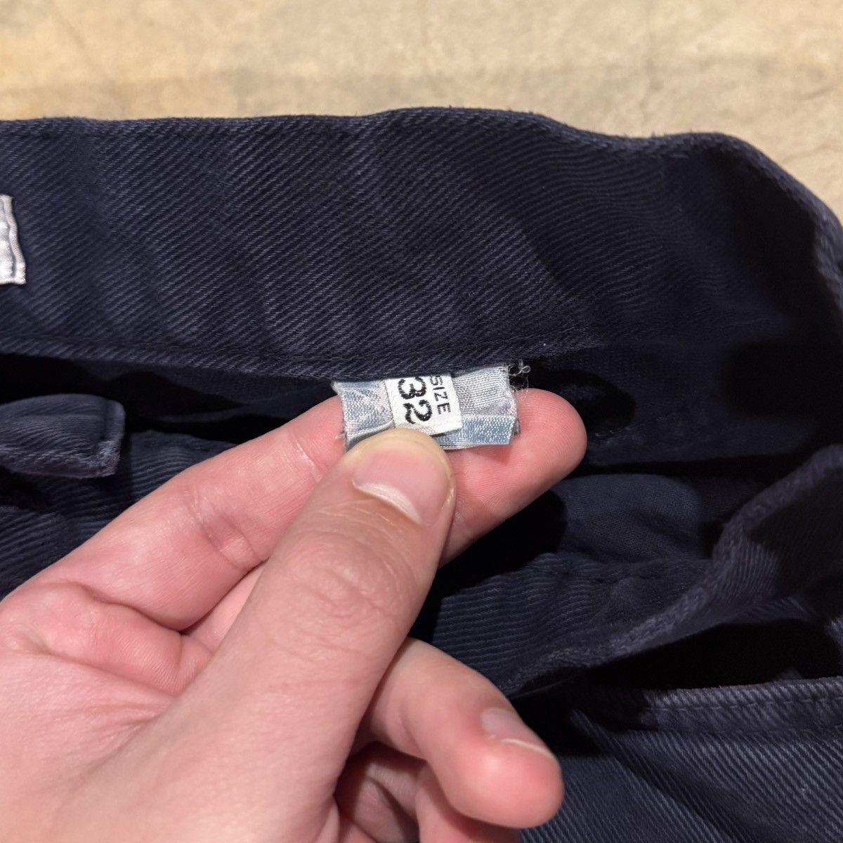 Moschino Vtg 1990s Moschino Love Peace Emblem Charm Faded Jeans ERD Size US 30 / EU 46 - 9 Thumbnail