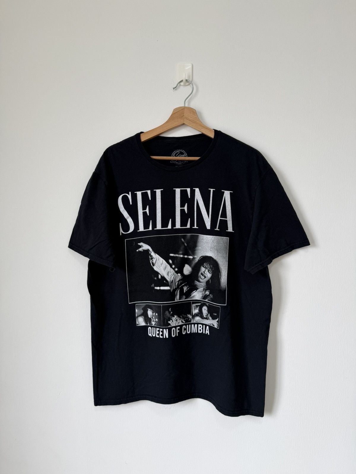Band Tees Vintage Selena Queen Of Columbia Band Tee Size US XL / EU 56 / 4 - 1 Thumbnail