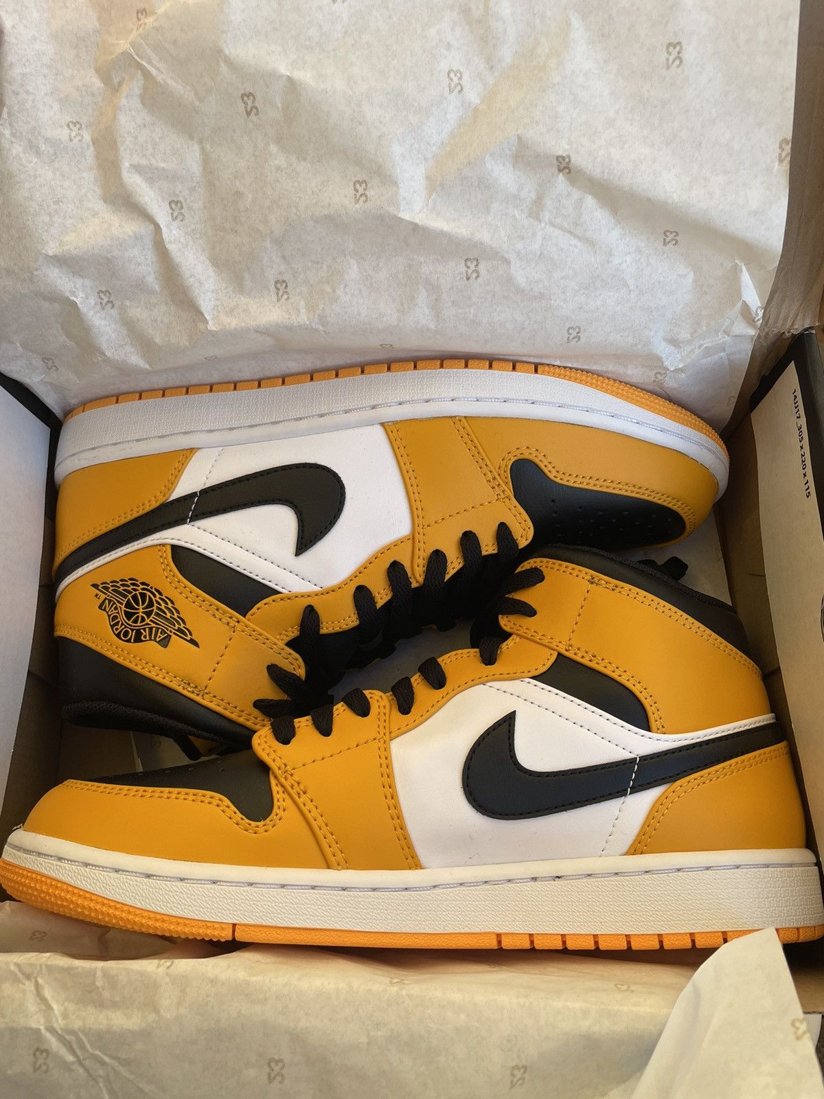 Jordan Brand Air Jordan 1 mids Size US 9 / EU 42 - 1 Thumbnail