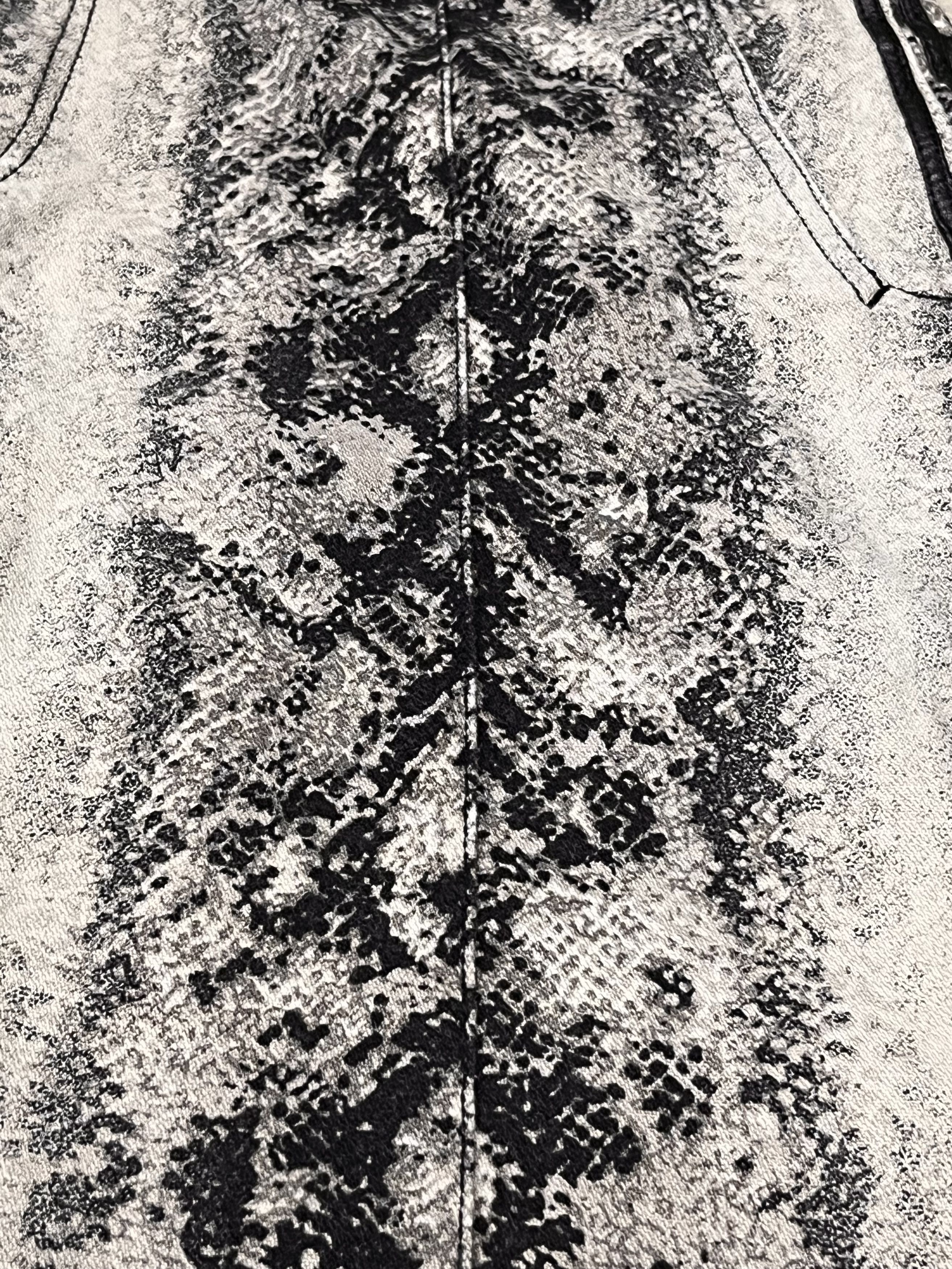 Nicole Club RARE🔥Vintage Nicole Club Snake Skin Python Print 3/4 Pants Size US 32 / EU 48 - 8 Thumbnail