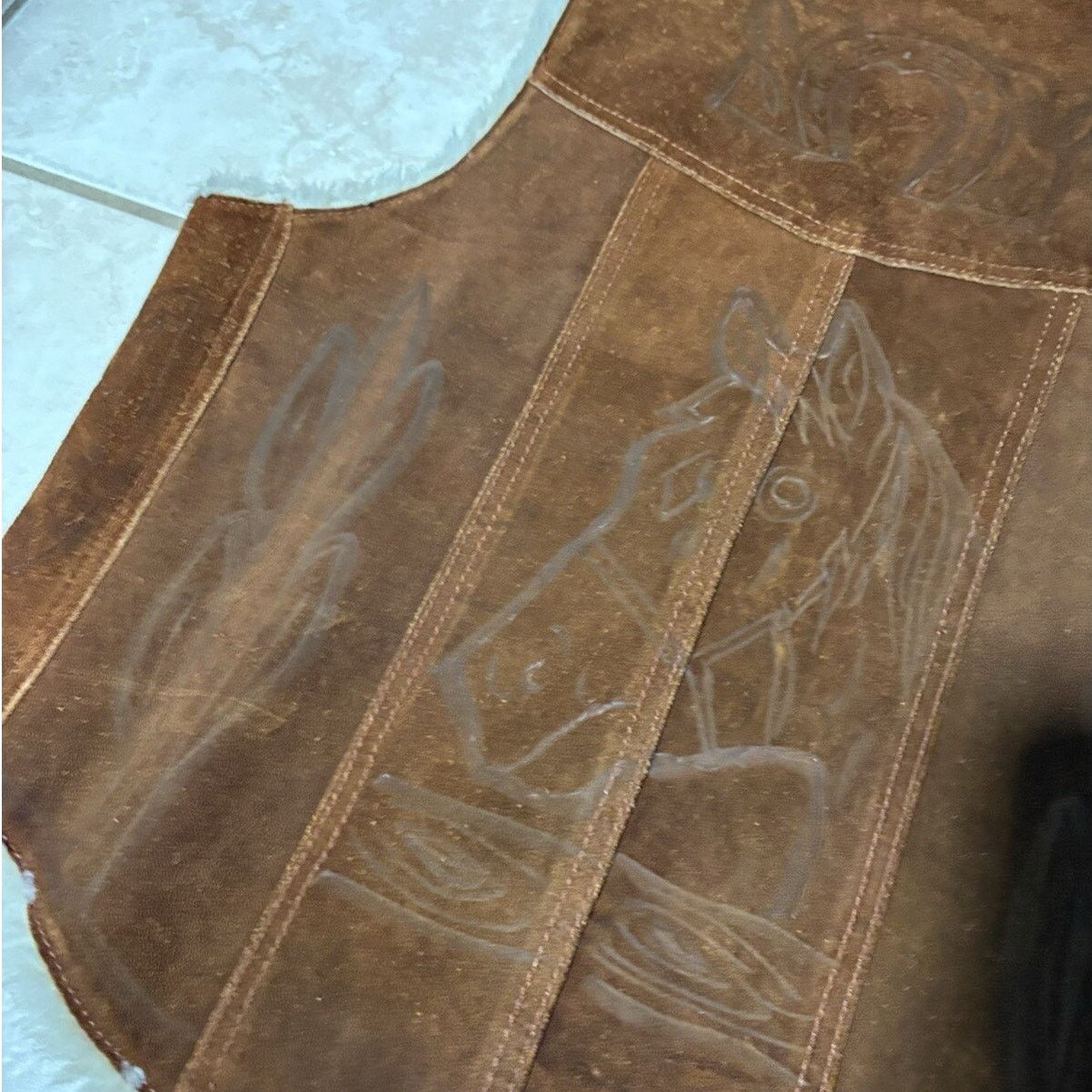 Vintage Vintage 1970s Sherpa Lined Leather Vest Pyrography Graphic Size US M / EU 48-50 / 2 - 3 Thumbnail