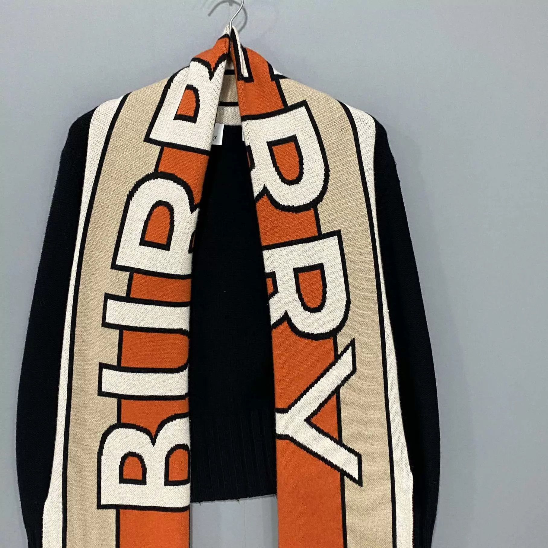 Burberry Burberry large logo cashmere sweater XXS Size XXS / US 00 / IT 34 - 2 Thumbnail