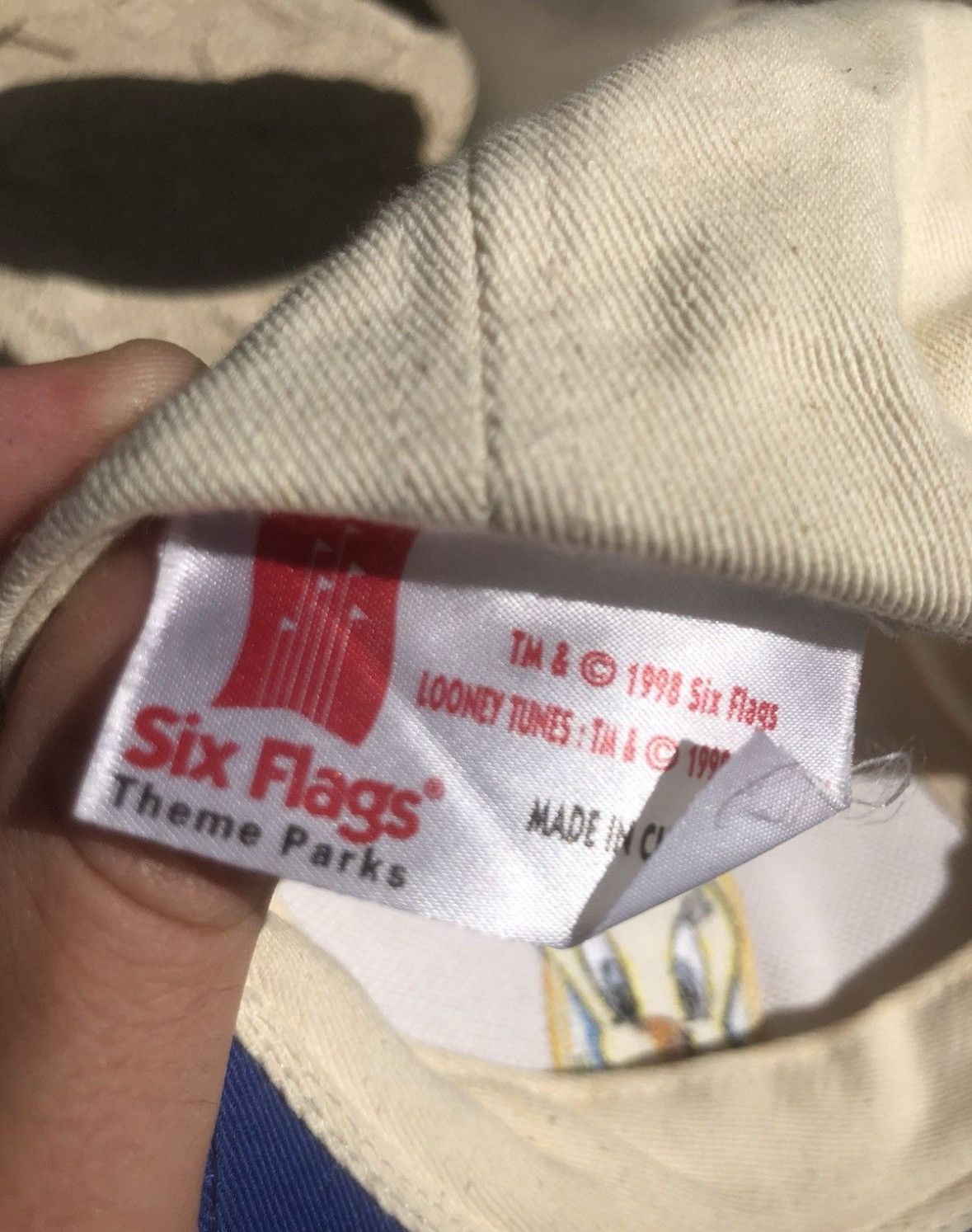 Vintage 1998 Loony Tunes Six Flag OSFA SnapBack Hat. Size ONE SIZE - 4 Thumbnail