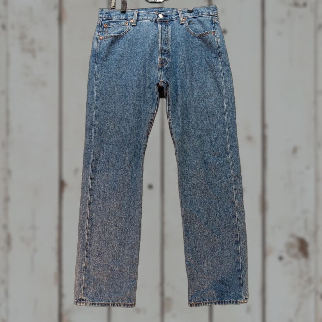 Levi's Levi's 501 Jeans Mens 35x32 Blue Medium Wash Button Fly Regular Straight Denim 5-Pocket GUC Men Size US 35 - 1 Thumbnail