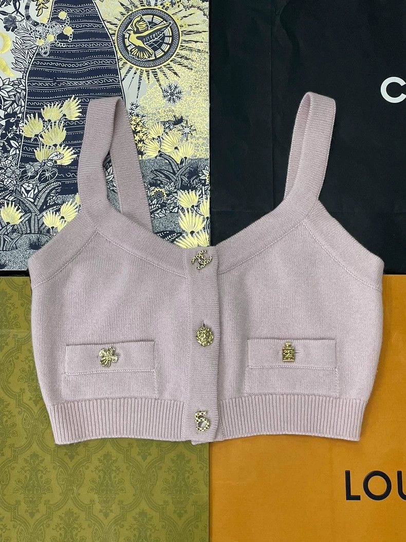 Chanel Chanel Pink badge suspender knitted vest Size XS / US 0-2 / IT 36-38 - 1 Thumbnail