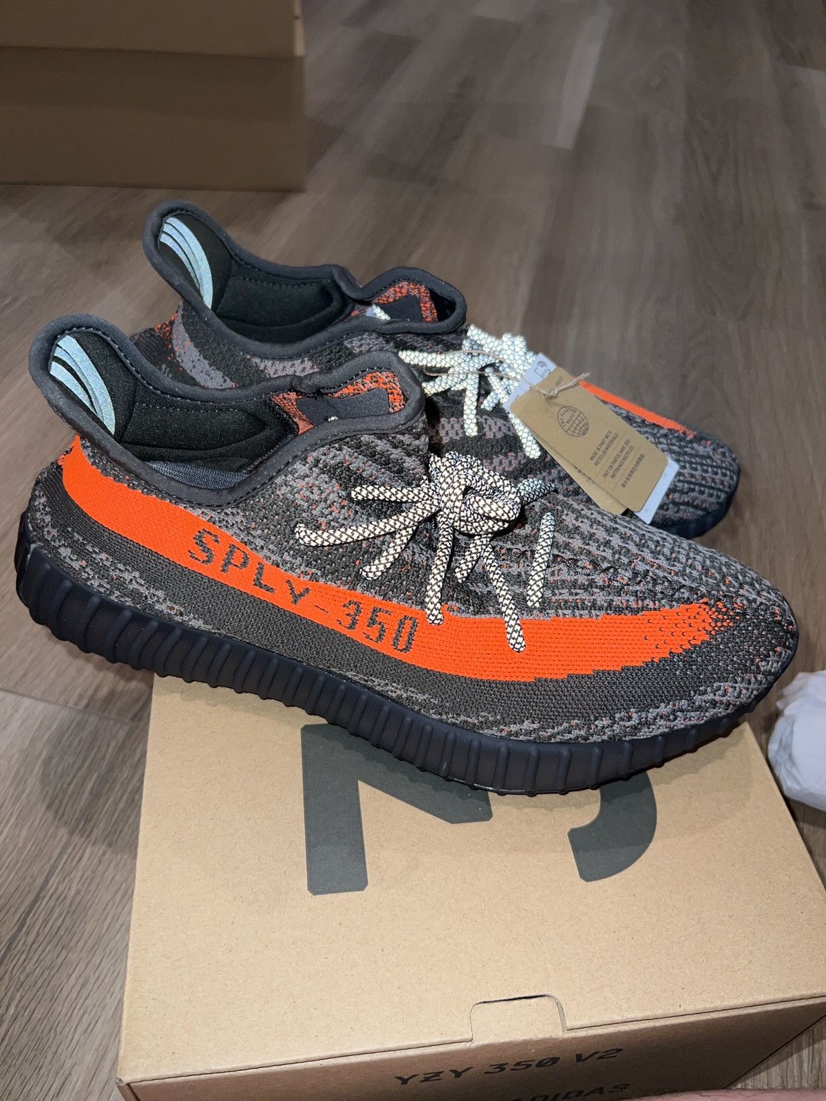 Adidas × Kanye West Yeezy v2 carbon beluga Size US 11 / EU 44 - 9 Thumbnail