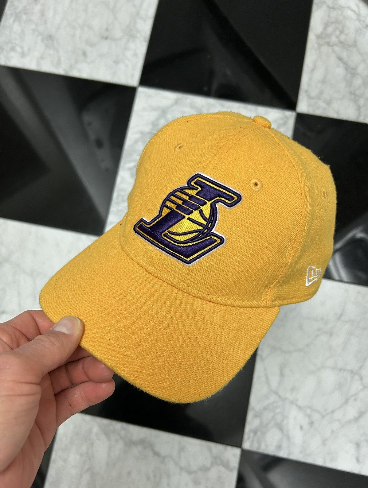 New Era Lakers fitted Large—extra large flex fit Size ONE SIZE - 1 Thumbnail