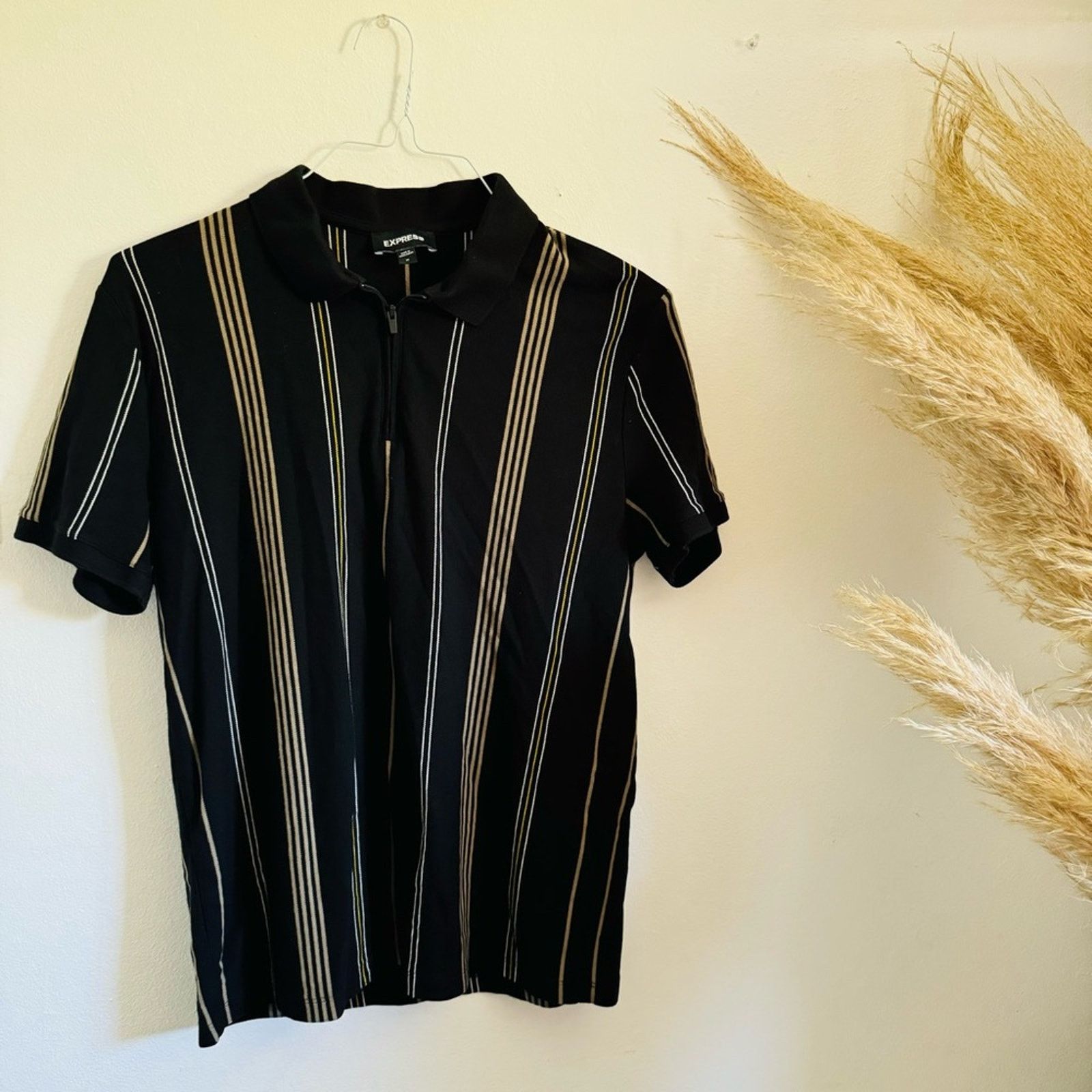 Express EXPRESS Black Beige Yellow Stripe Zip Short Sleeve Shirt Top Size US M / EU 48-50 / 2 - 3 Thumbnail
