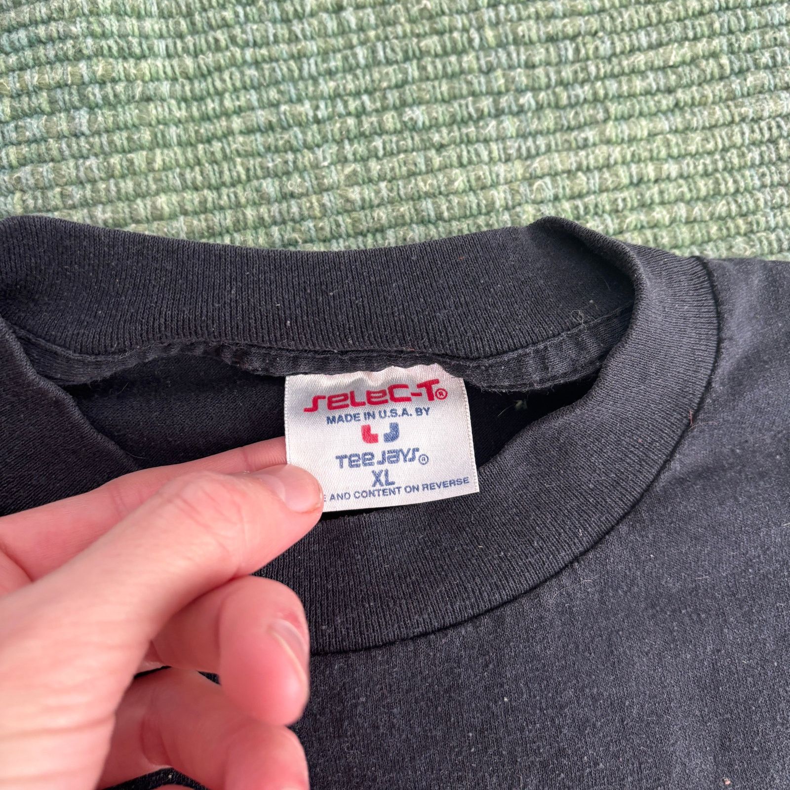 Vintage 80s Black Single Stitched TropArtic Thrashed Racing Tee Size US L / EU 52-54 / 3 - 6 Thumbnail