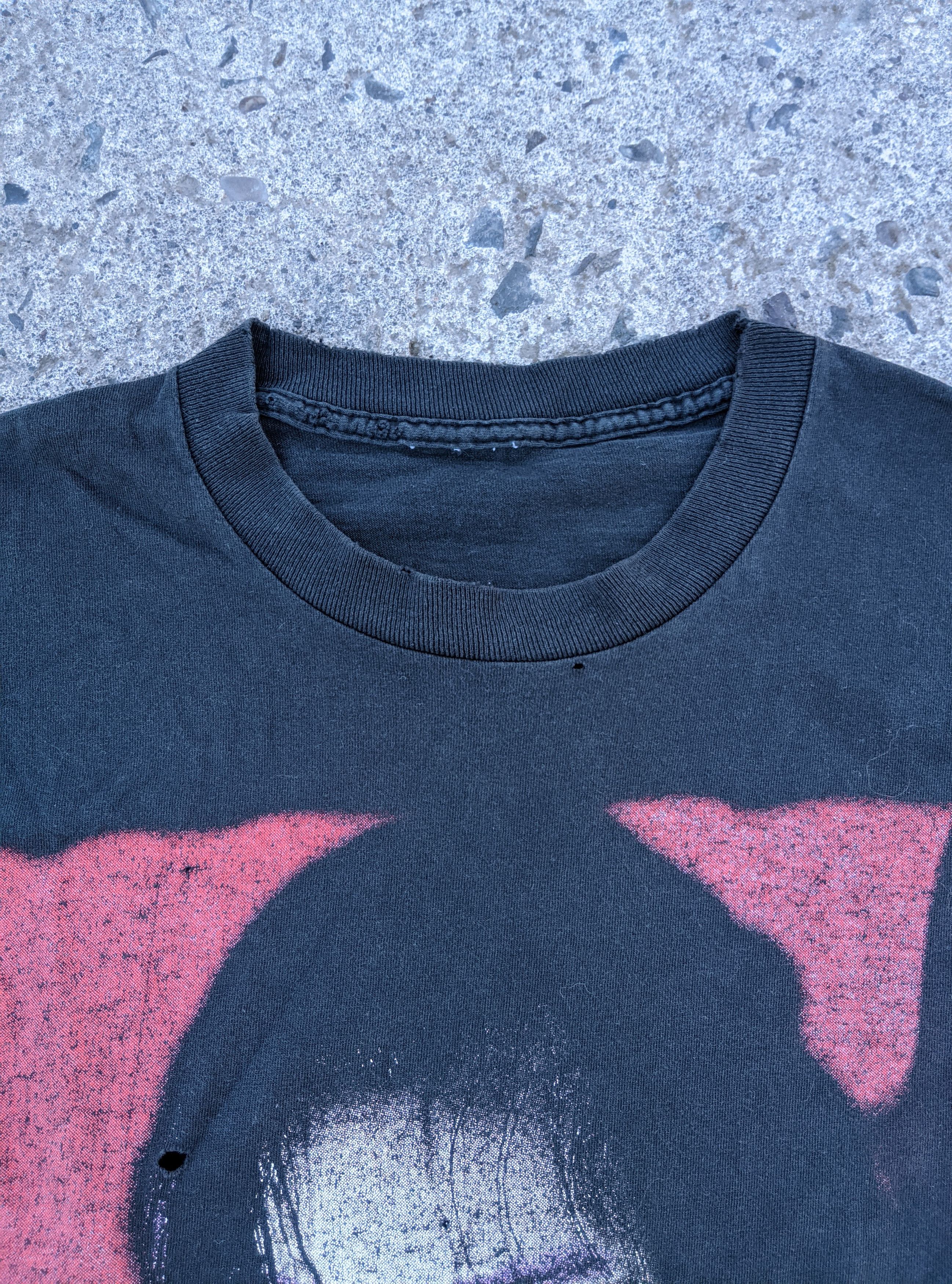 Vintage Vintage 1996 thrashed undertaker wwf wwe erd distressed Size US M / EU 48-50 / 2 - 14 Thumbnail