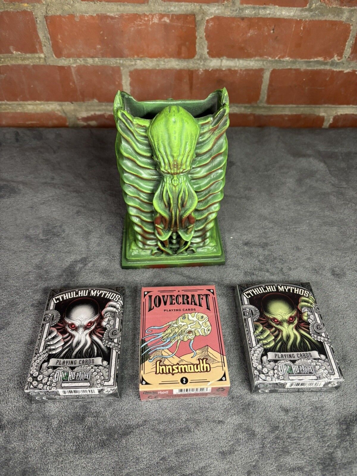 Other Cthulhu Card Holder With 3 Packs Mythos Poker Cards Size ONE SIZE - 1 Thumbnail