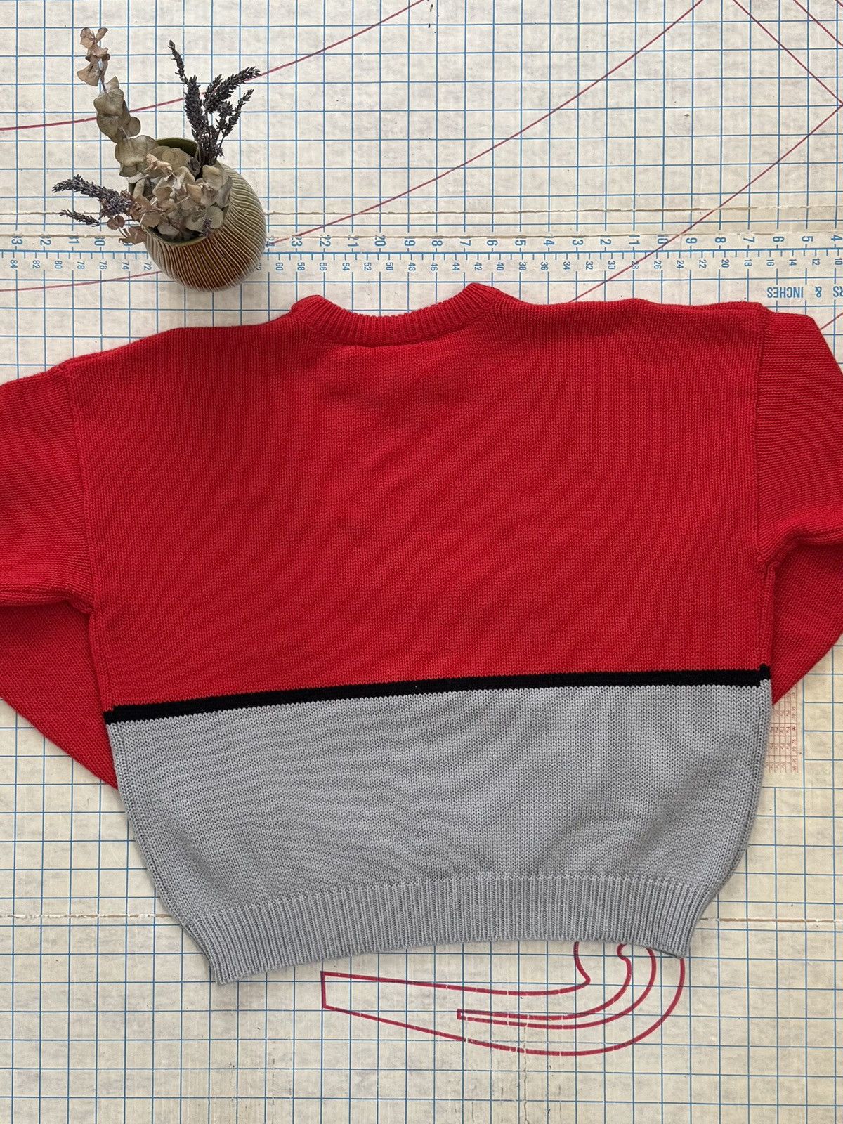Disney × Mickey & Co. × Vintage Vintage Mickey & Co Mickey Mouse Big Head Knit Sweater Large Size US L / EU 52-54 / 3 - 10 Thumbnail