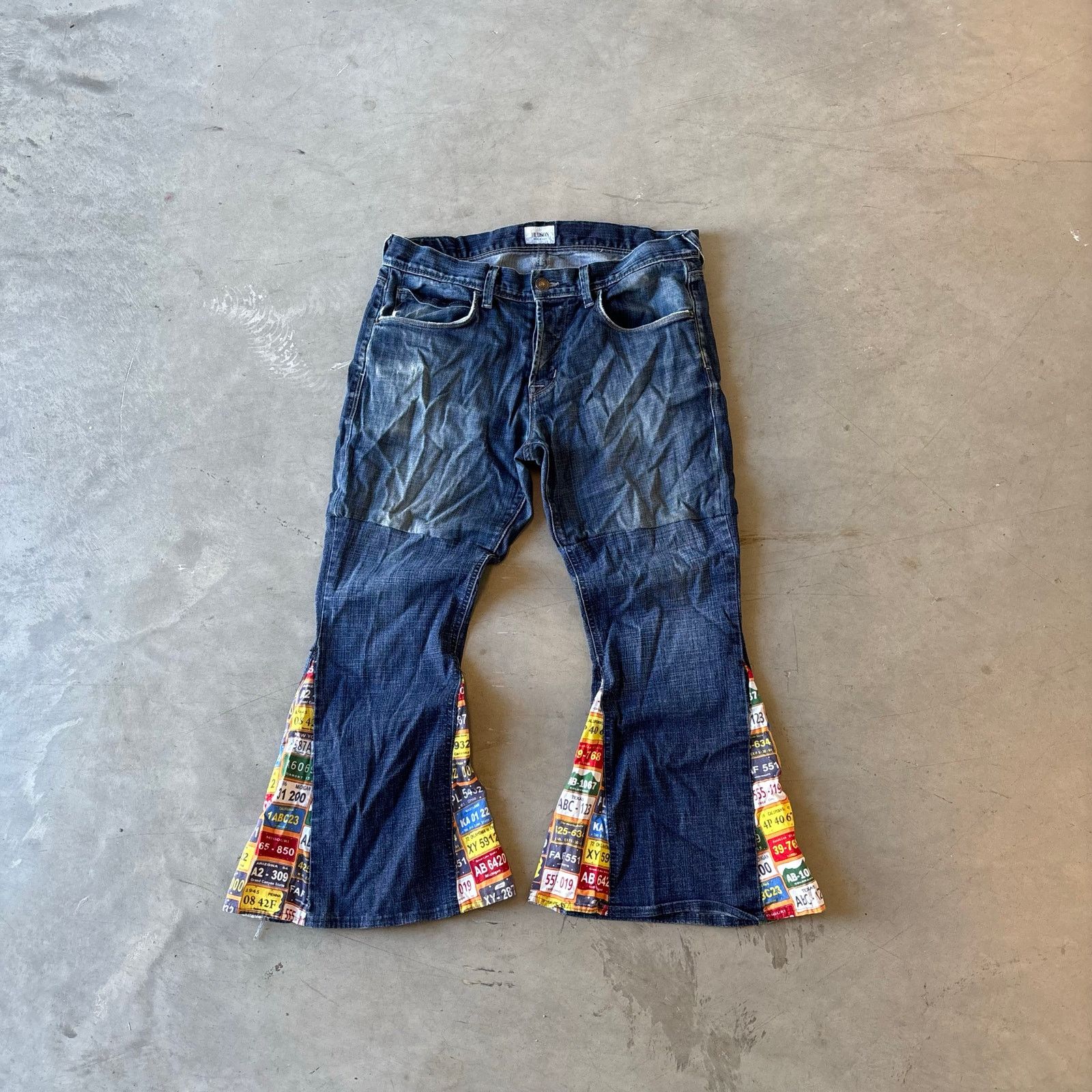 Vintage vintage preworked flared distressed jeans Size US 33 - 1 Thumbnail