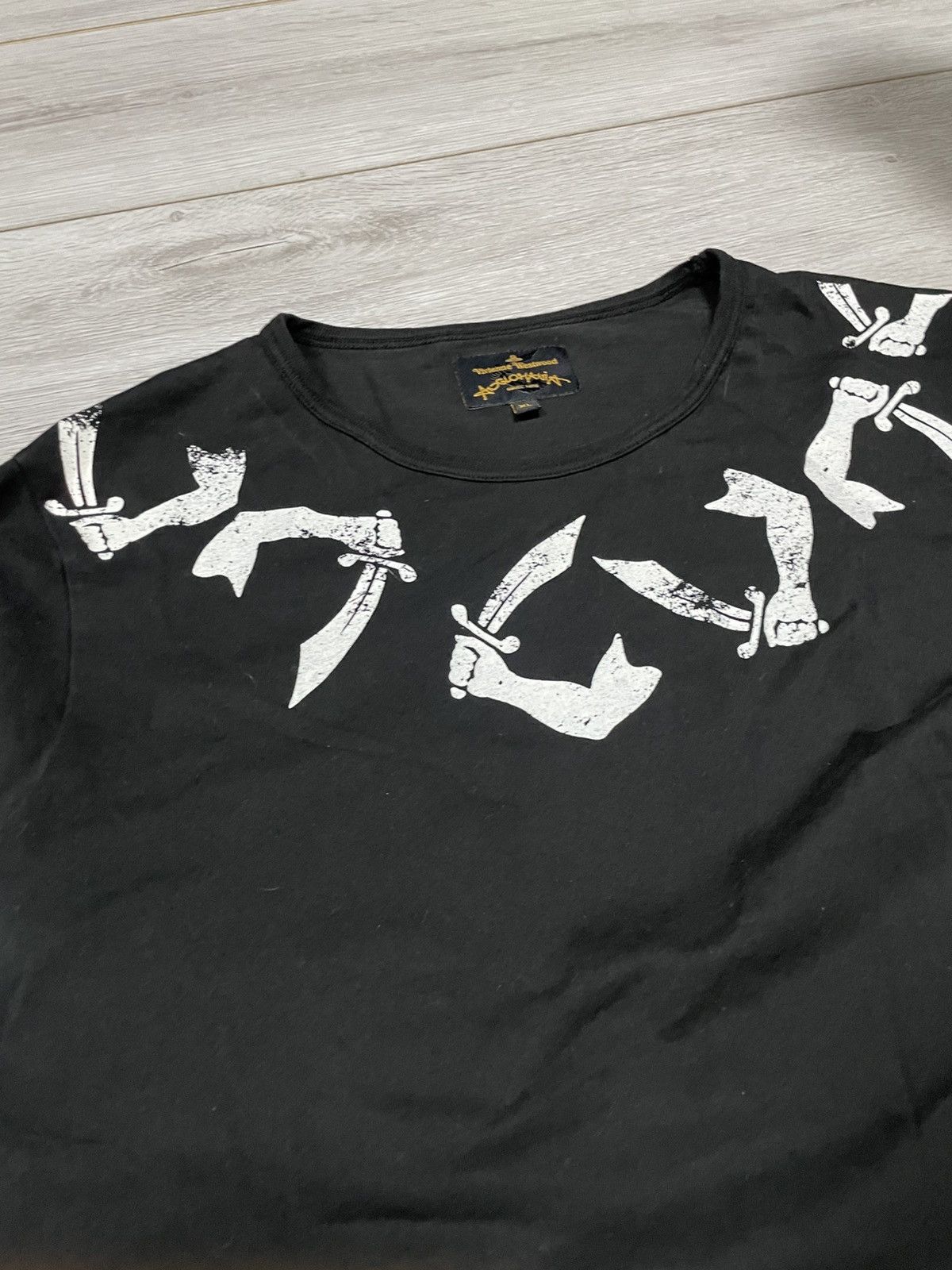 Vivienne Westwood Vivienne Westwood arm & cutlass vintage t-shirt Size US XL / EU 56 / 4 - 6 Thumbnail