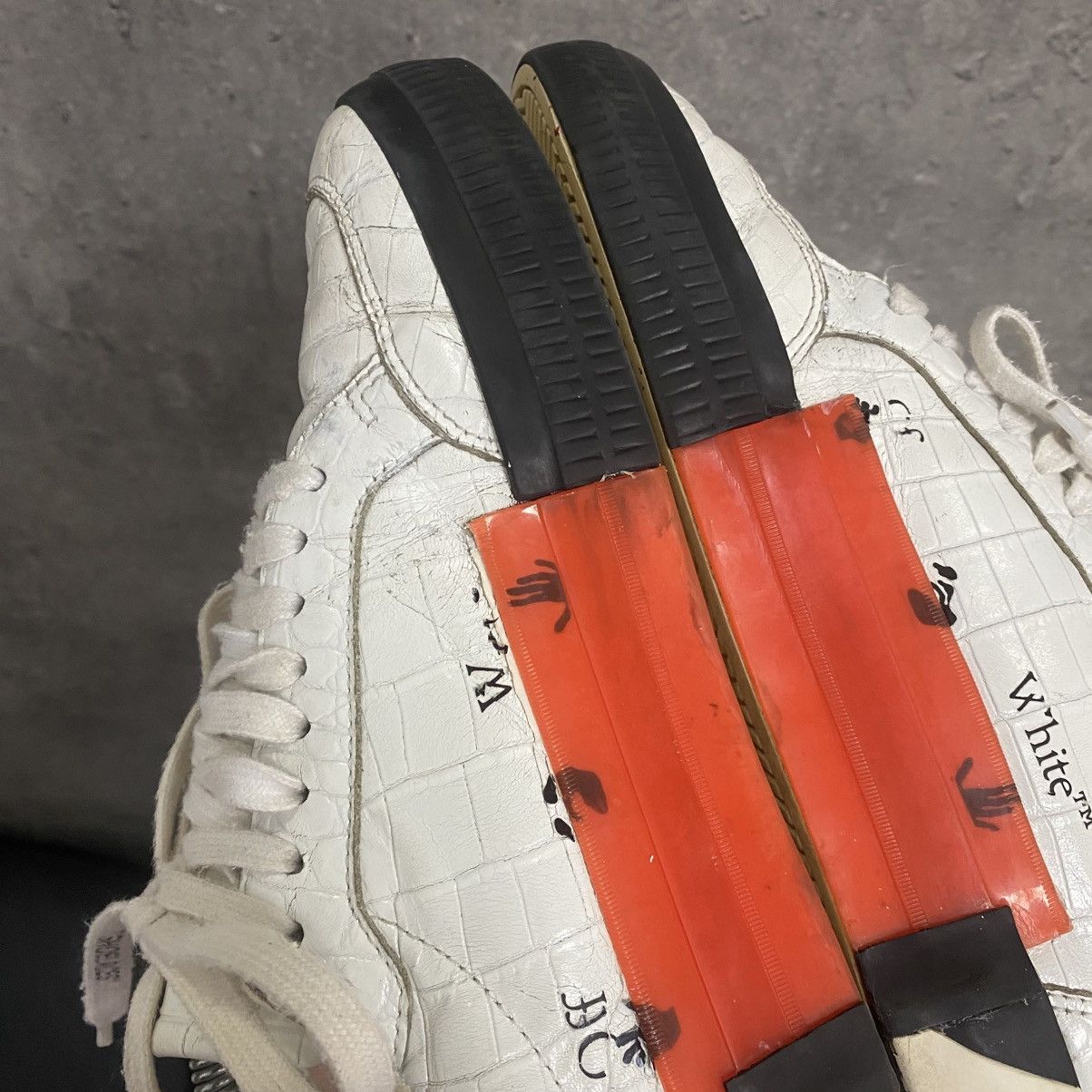 Off-White Off White Vulcanized Low Top White Sneakers Size US 8 / EU 41 - 12 Thumbnail