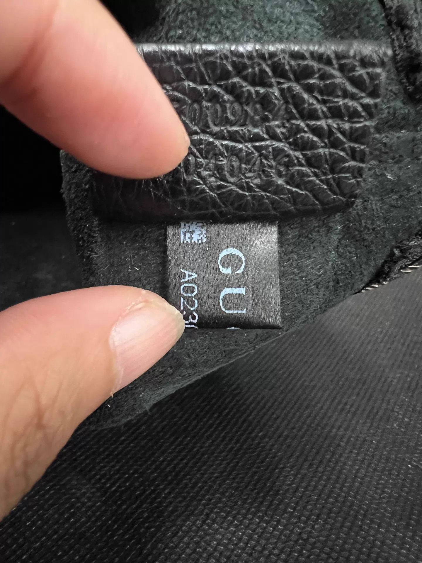 Gucci Gucci Men's Black Belt Print Litchi Cowhide Clutch Like New Size ONE SIZE - 6 Thumbnail