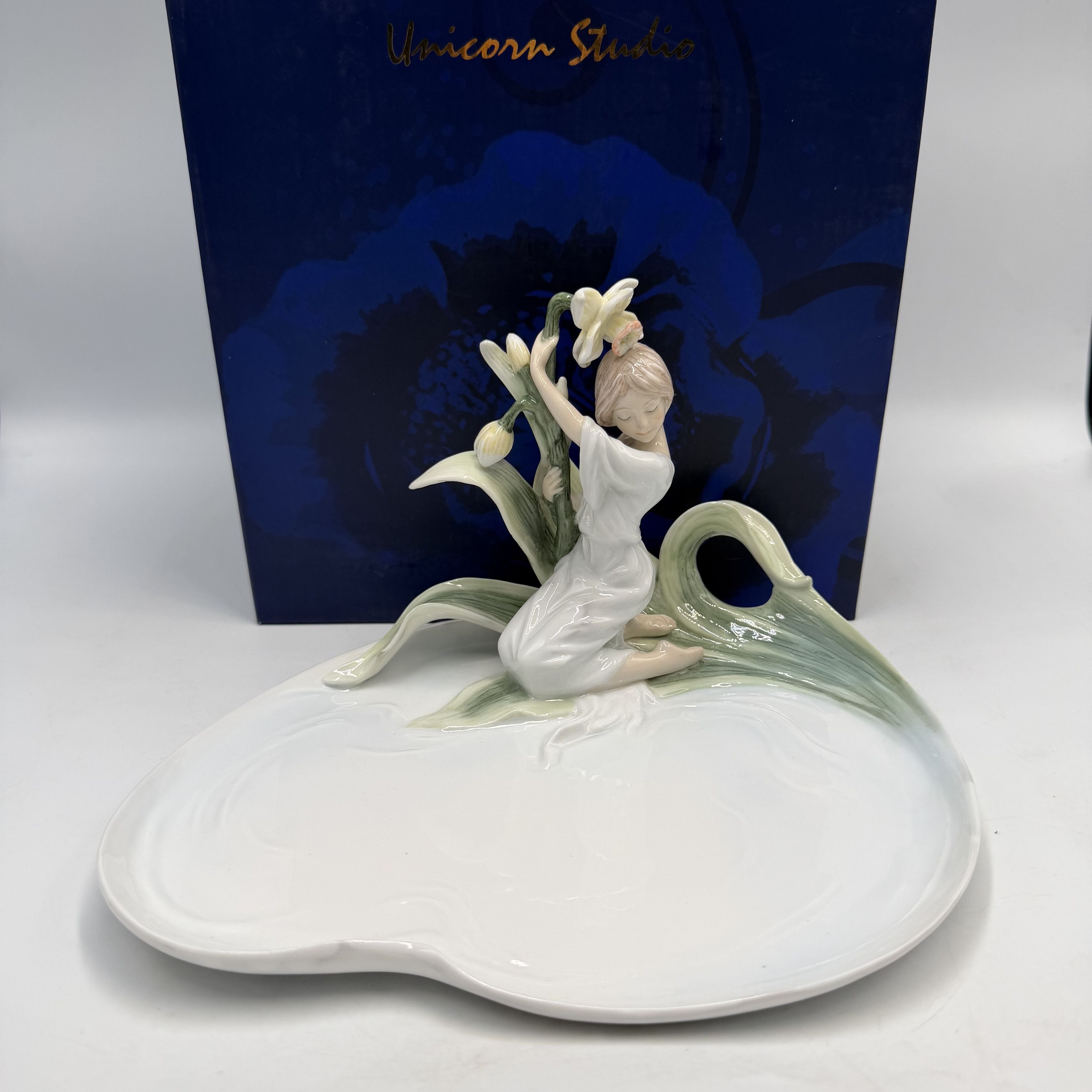 Other Unicorn Studio Porcelain Girl Daffodil Tray Dish Figurine Size ONE SIZE - 11 Thumbnail