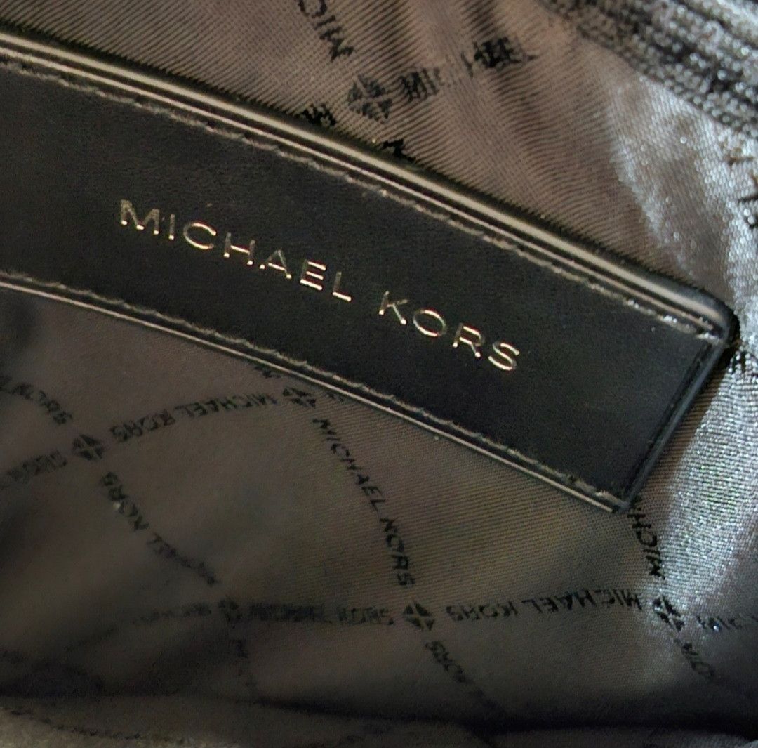 Michael Kors Michael Kors Crossbody/Messenger/Travel/Flight Bag Size ONE SIZE - 6 Thumbnail
