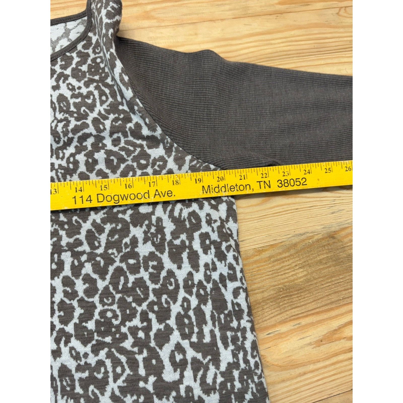 Chicos Chico's Womens Taupe Leopard Zip Pocket Sweater Size 2/L Size L / US 10 / IT 46 - 5 Thumbnail