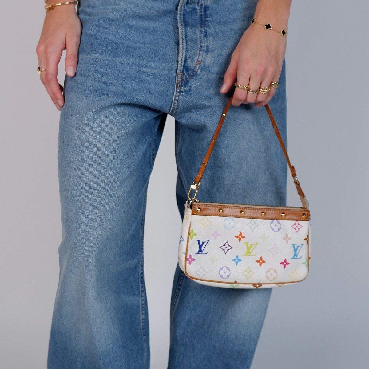 Louis Vuitton × Takashi Murakami Louis Vuitton x Takashi Murakami White Monogram Pochette Size ONE SIZE - 2 Thumbnail