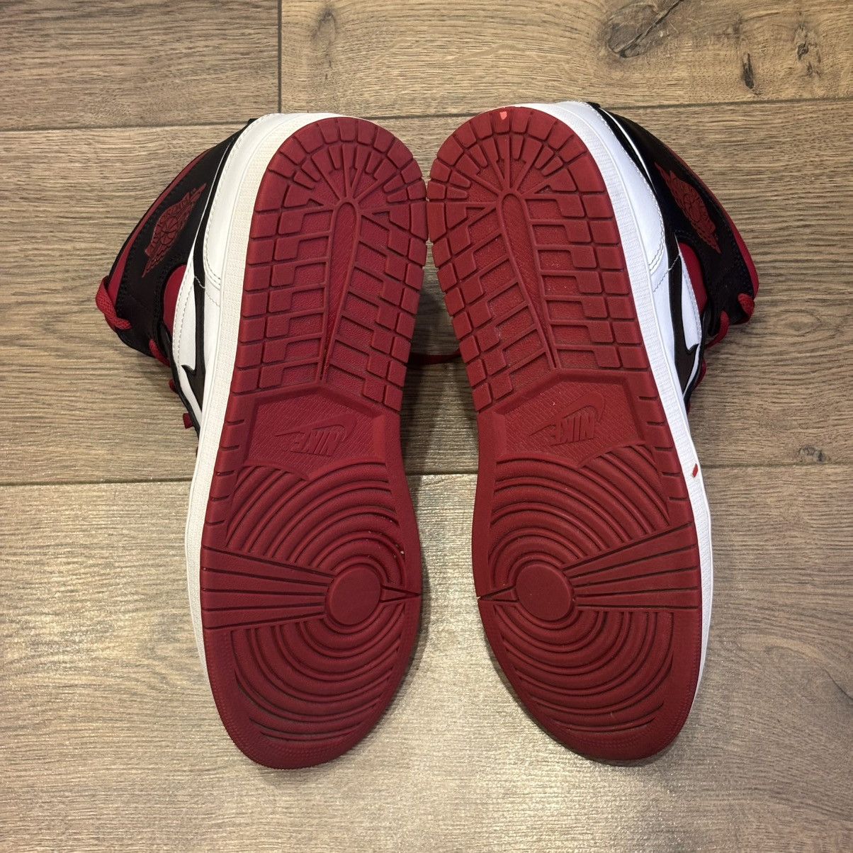 Jordan Brand 2023 jordan 1 mid Size US 10.5 / EU 43-44 - 4 Thumbnail